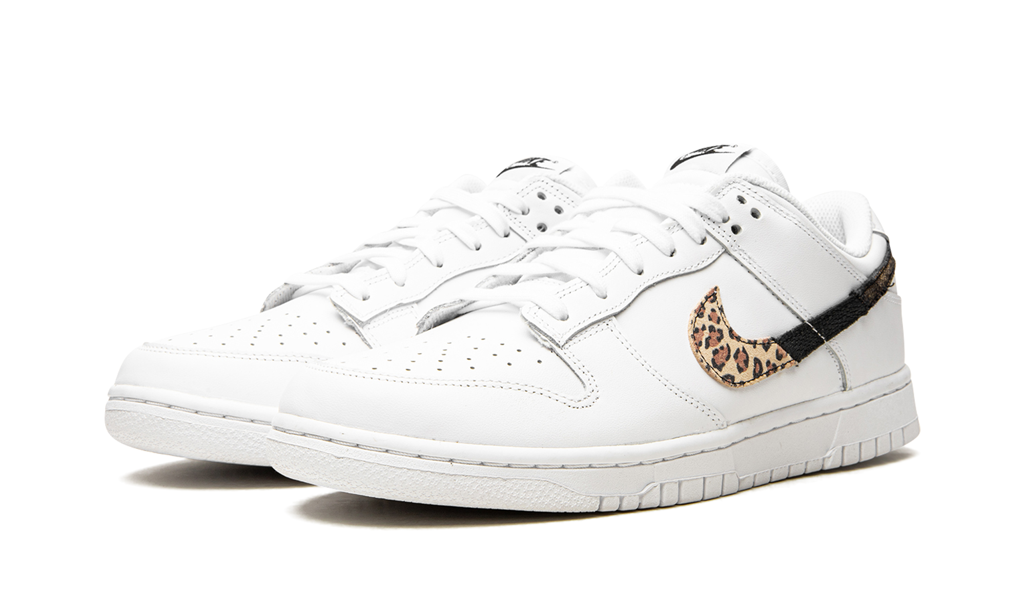 nike dunk low se primal white women s+DD7099-100+diagnol left view