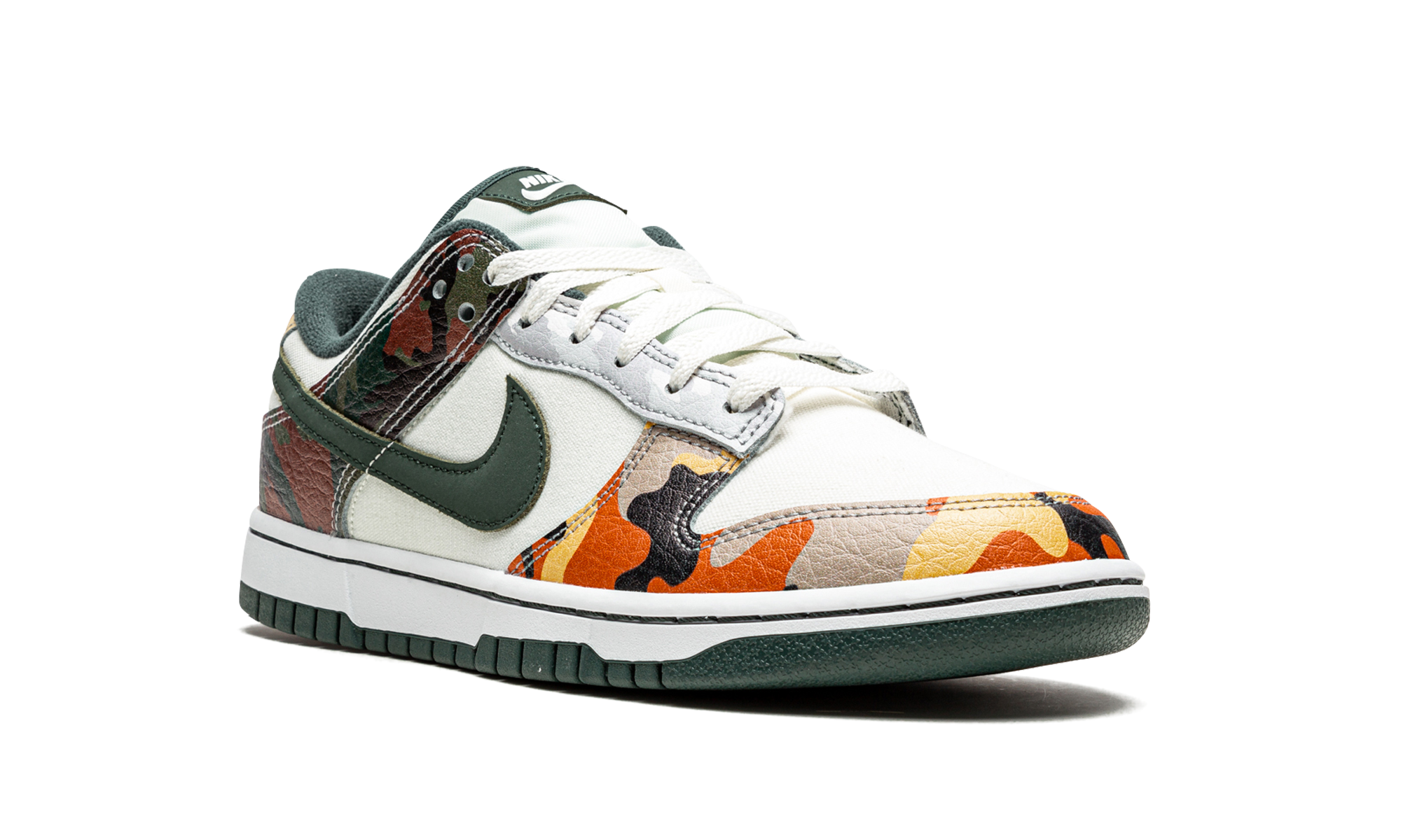 nike dunk low se sail multi camo+DH0957-100+diagnol right view