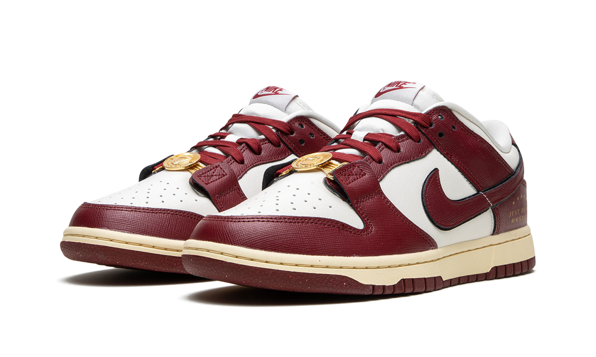 nike dunk low se sisterhood sail team red women s+DV1160-101+diagnol left view