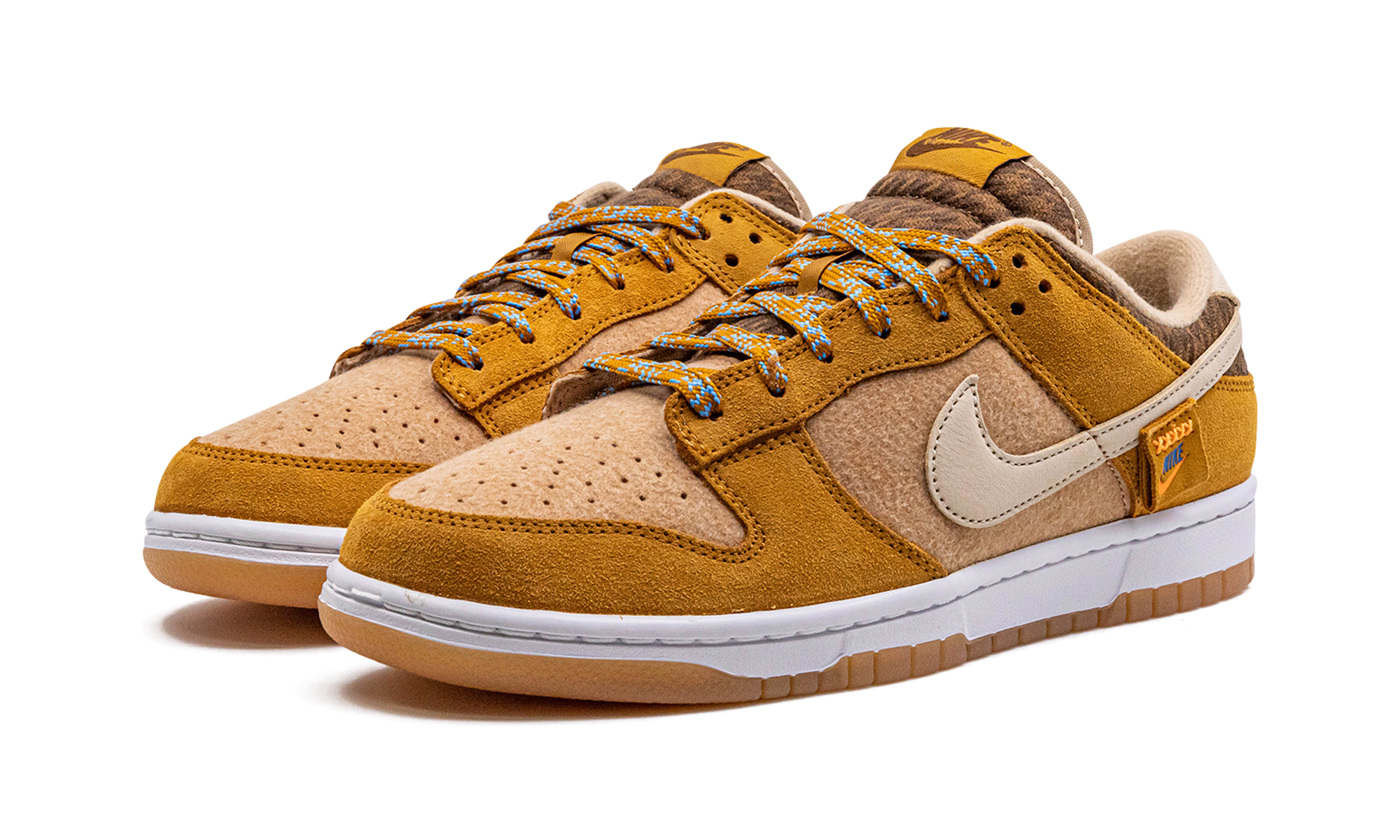 nike dunk low se teddy bear praline+DZ5350-288+diagnol left view
