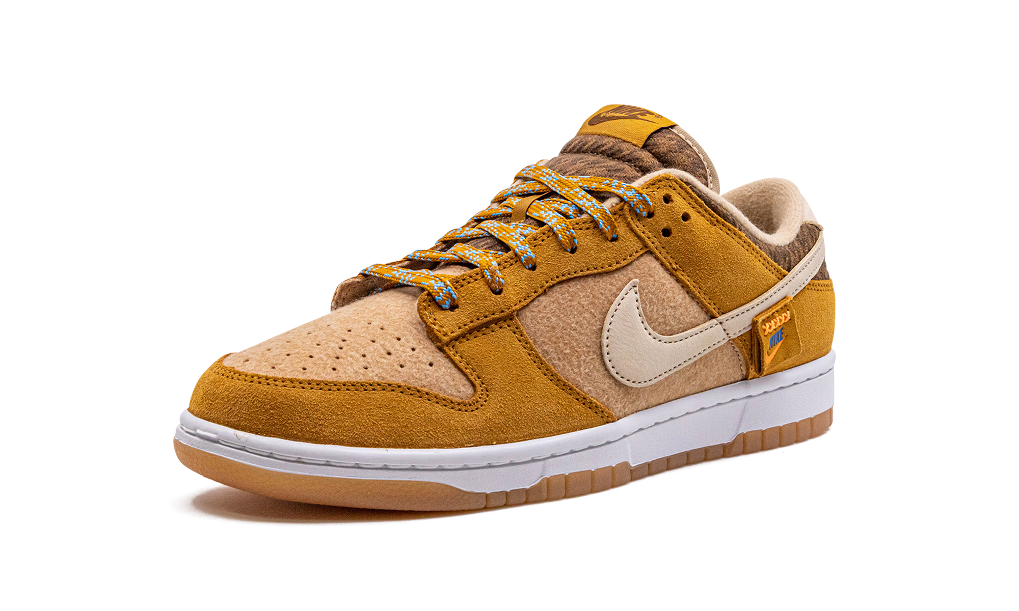 nike dunk low se teddy bear praline+DZ5350-288+left diagnol single view
