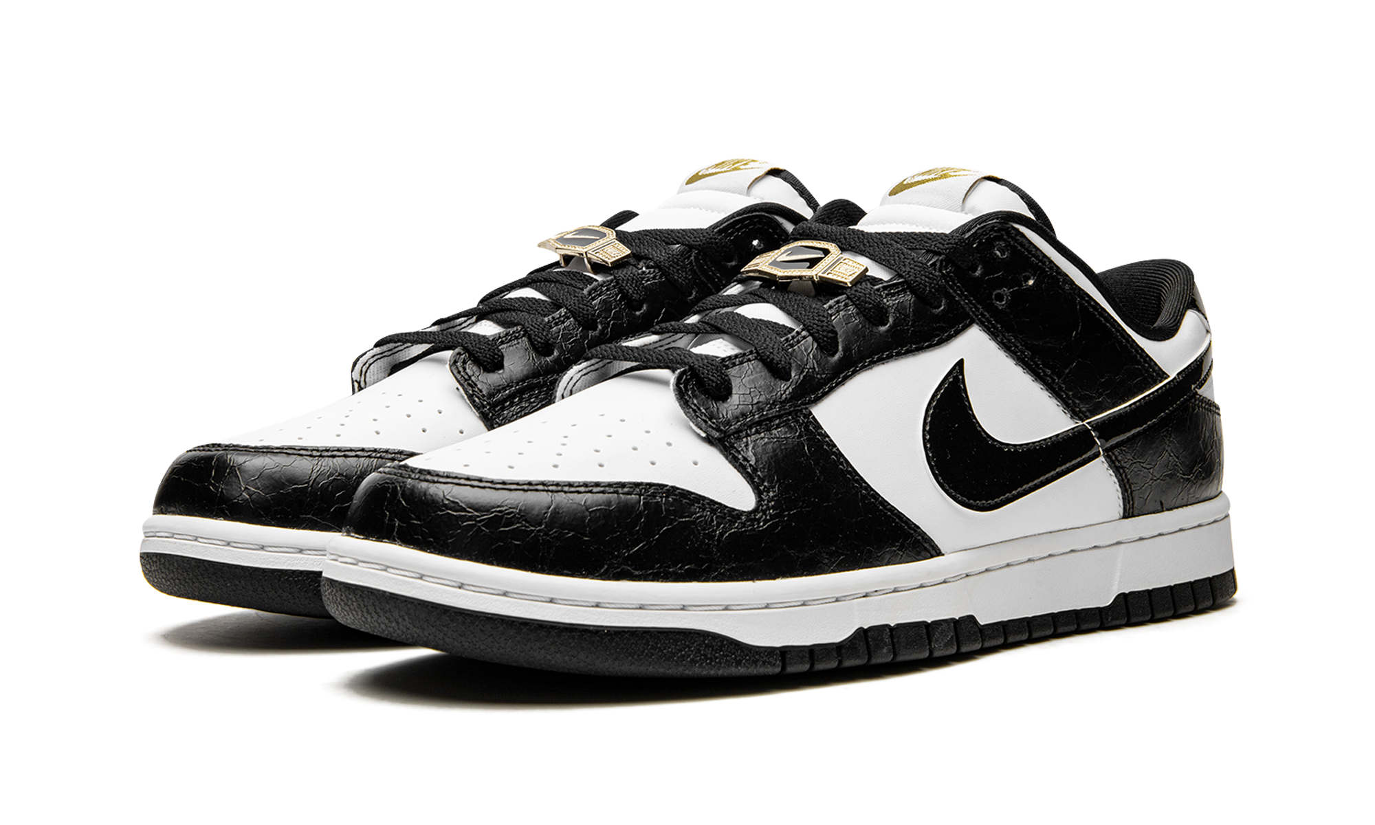 nike dunk low se world champs black white+DR9511-100+diagnol left view