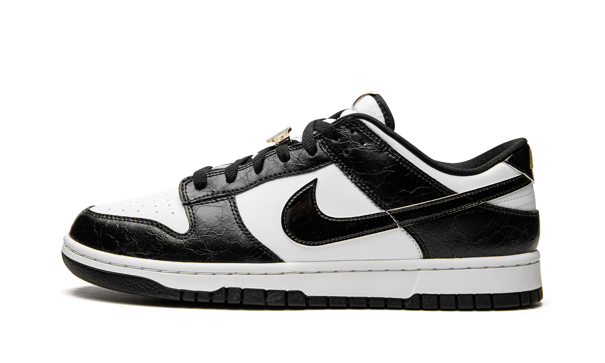 nike dunk low se world champs black white+DR9511-100+diagnol right view 1