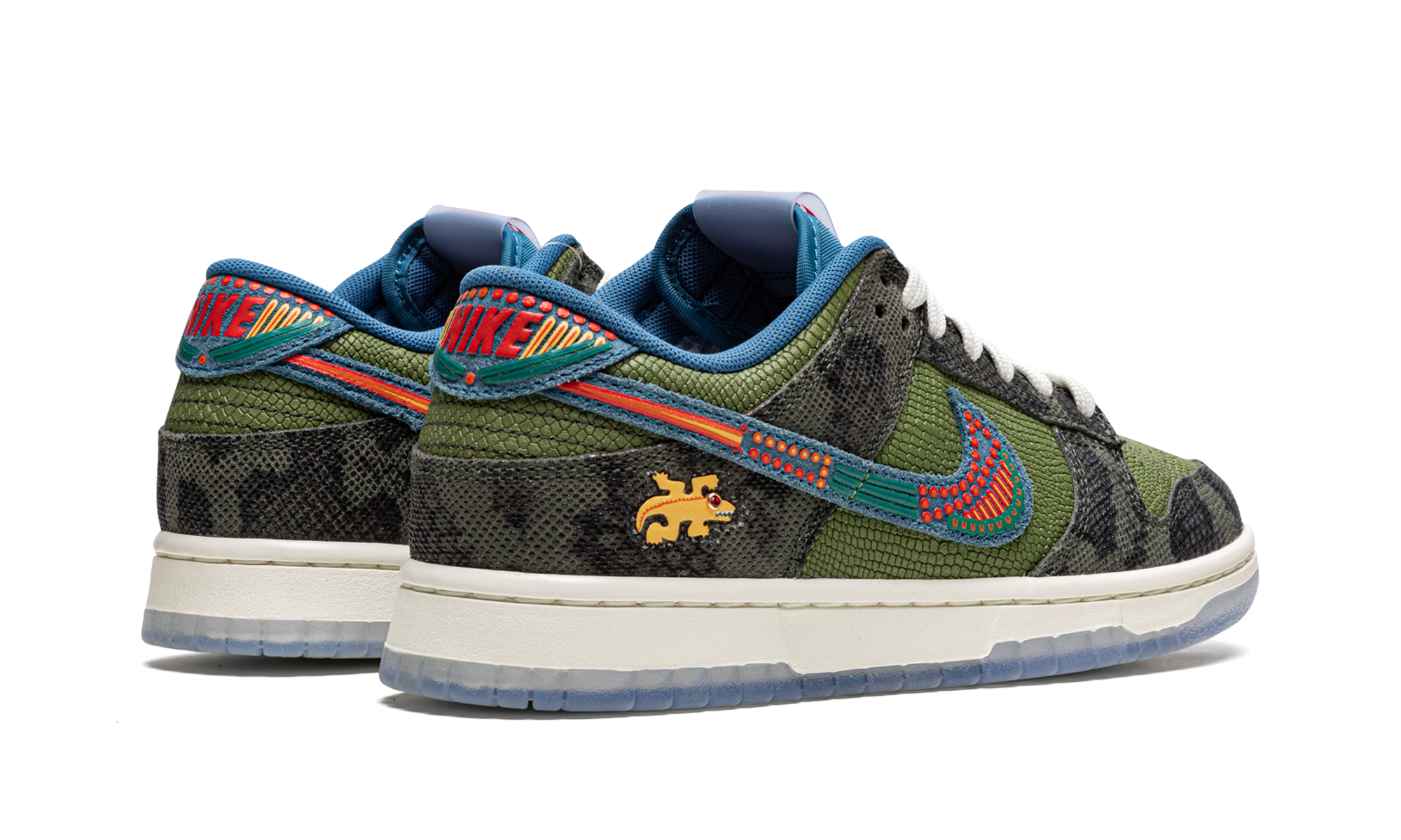 nike dunk low siempre familia+DO2160-335+diagnol right behind view