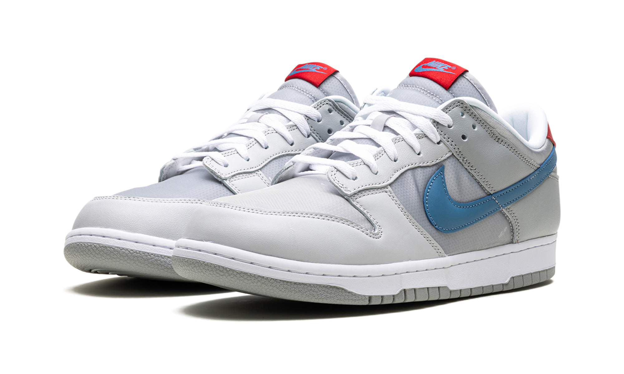 nike dunk low silver surfer 2024+HF0391-001+diagnol left view