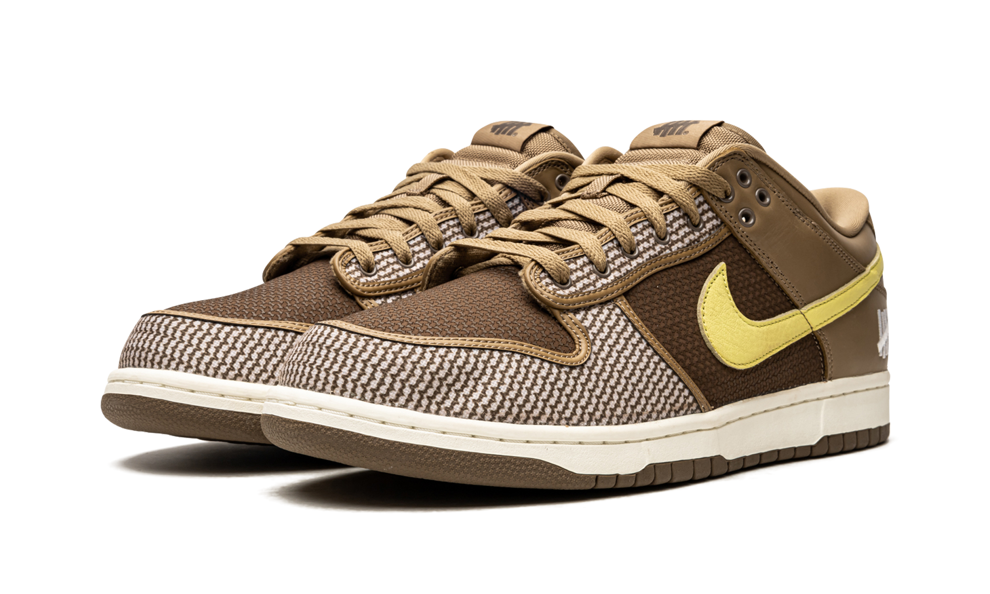 nike dunk low sp undefeated canteen dunk vs af1 pack+DH3061-200+diagnol left view
