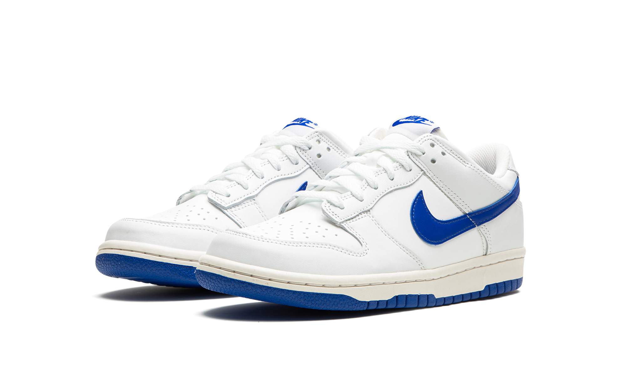 nike dunk low summit white hyper royal gs+DH9765-105+diagnol left view