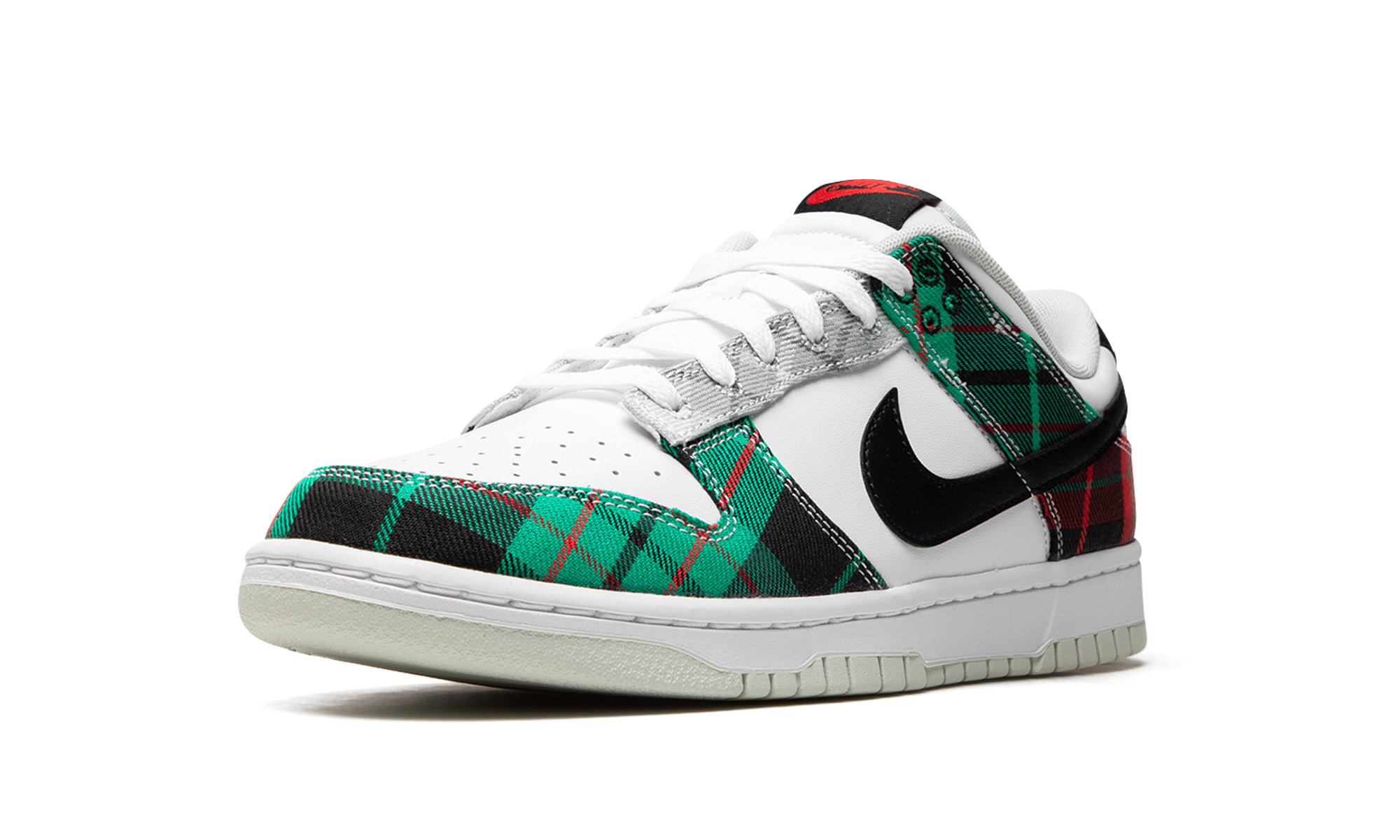 nike dunk low tartan plaid+DV0827-100+left diagnol single view