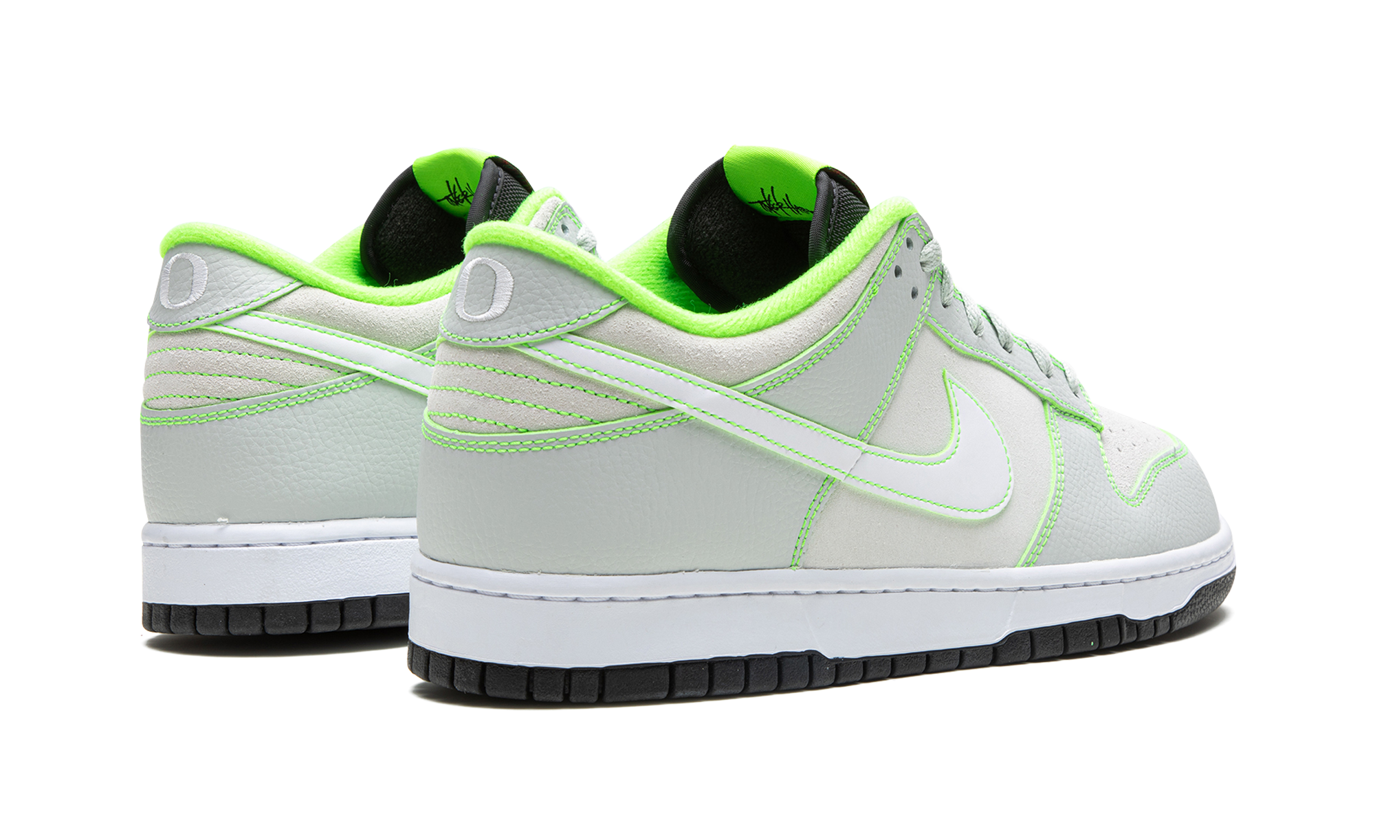 nike dunk low university of oregon pe 2023+FQ7260-001+diagnol right behind view