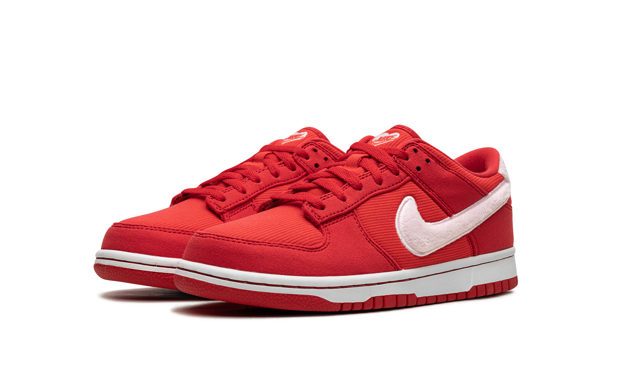 nike dunk low valentine s day 2024 gs+FZ3548-612+diagnol left view