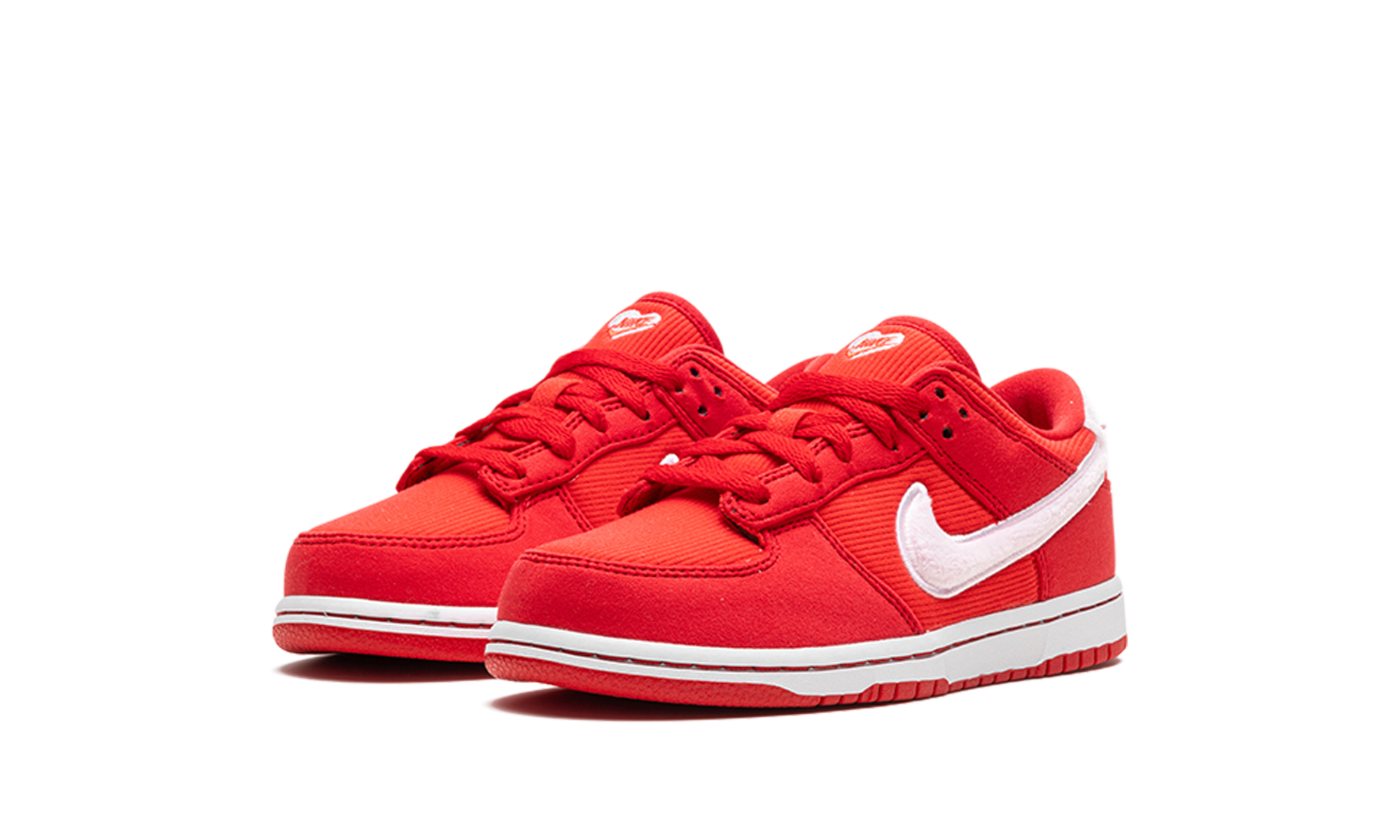 nike dunk low valentine s day 2024 ps+FZ3549-612+diagnol left view