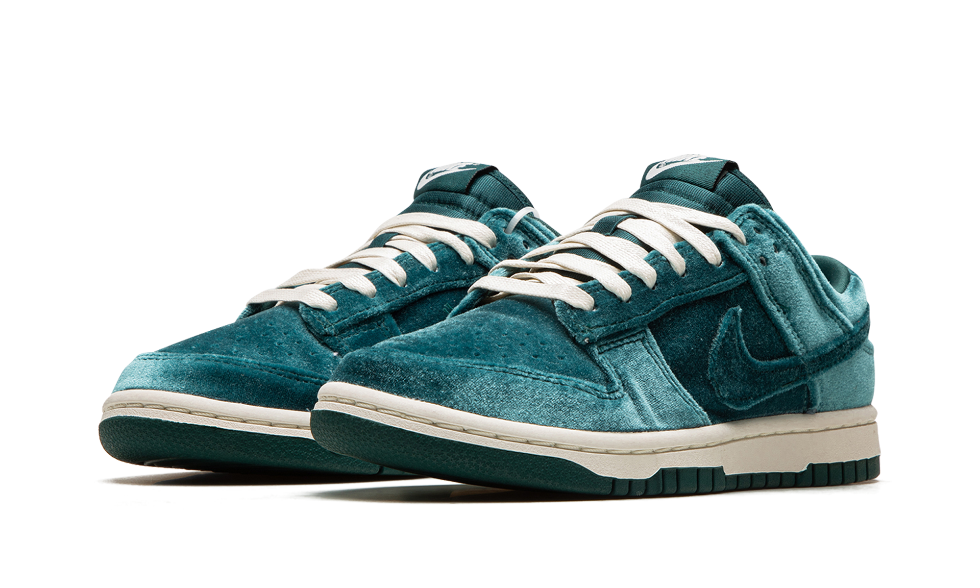 nike dunk low velvet teal women s+DZ5224-300+diagnol left view