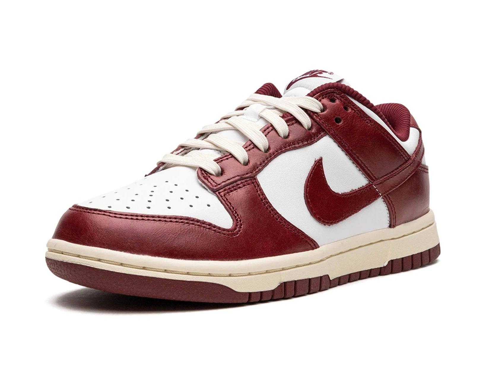 Nike Dunk Low Vintage Team Red