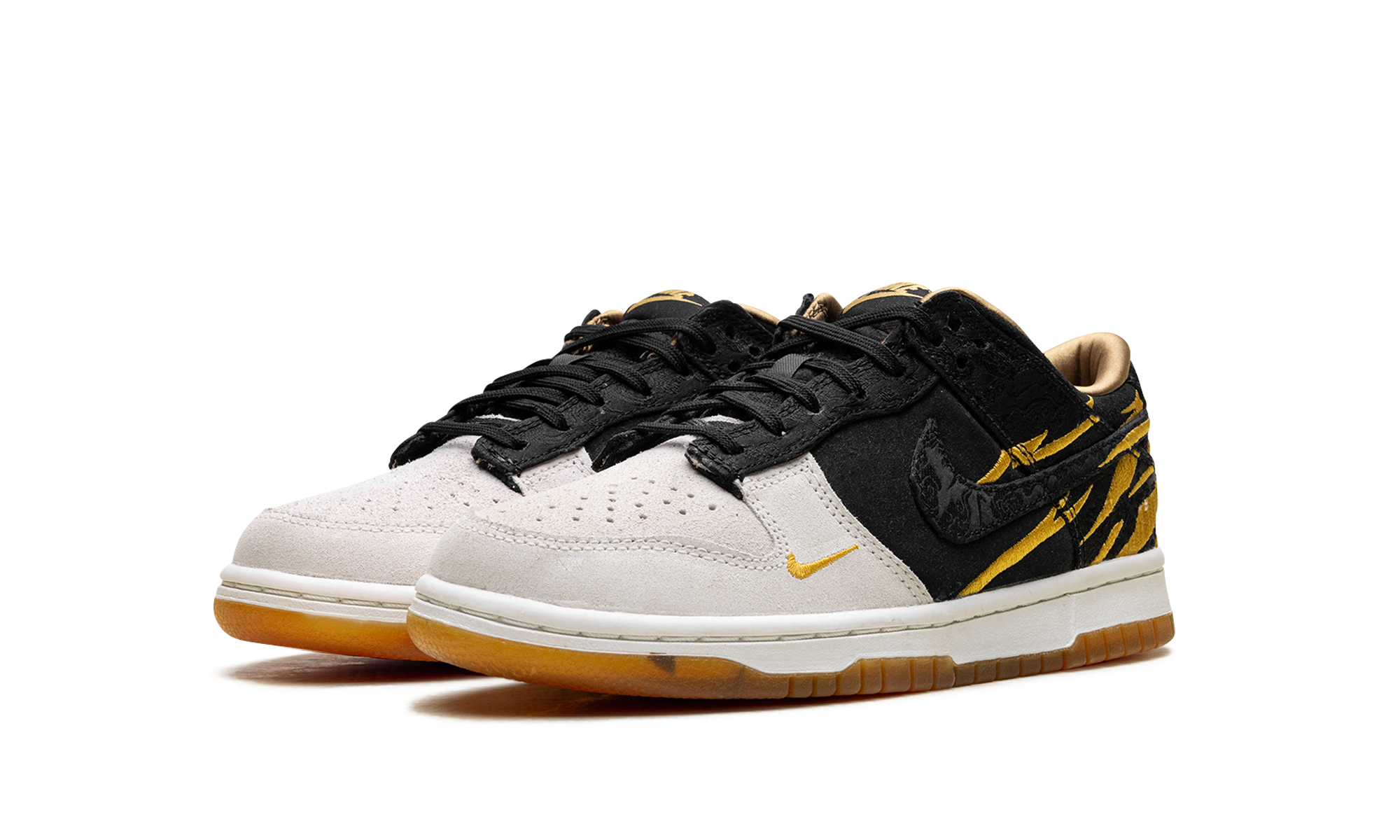 nike dunk low year of the tiger 2022 gs+DQ5351-001+diagnol left view