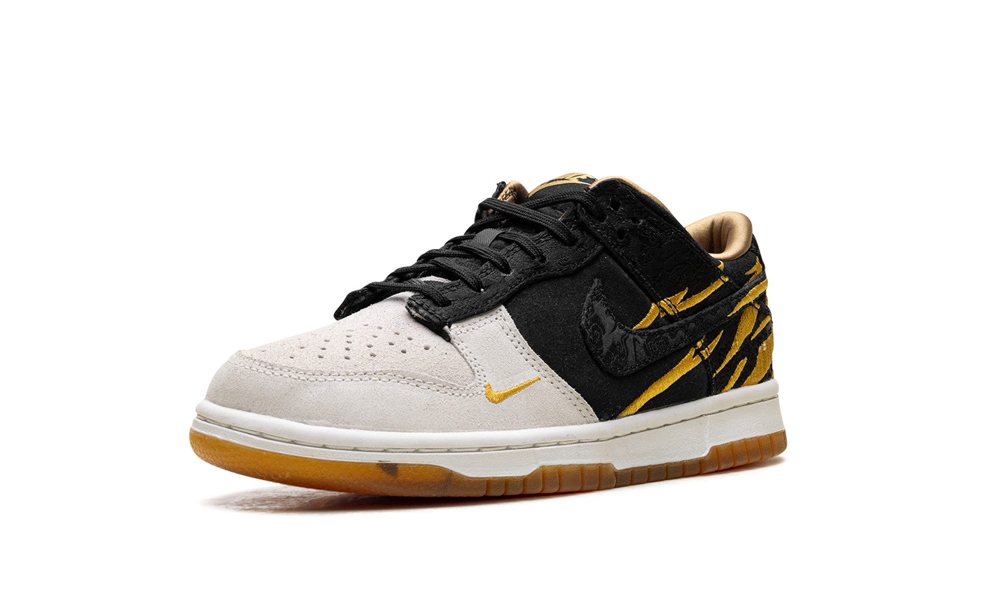 nike dunk low year of the tiger 2022 gs+DQ5351-001+left diagnol single view