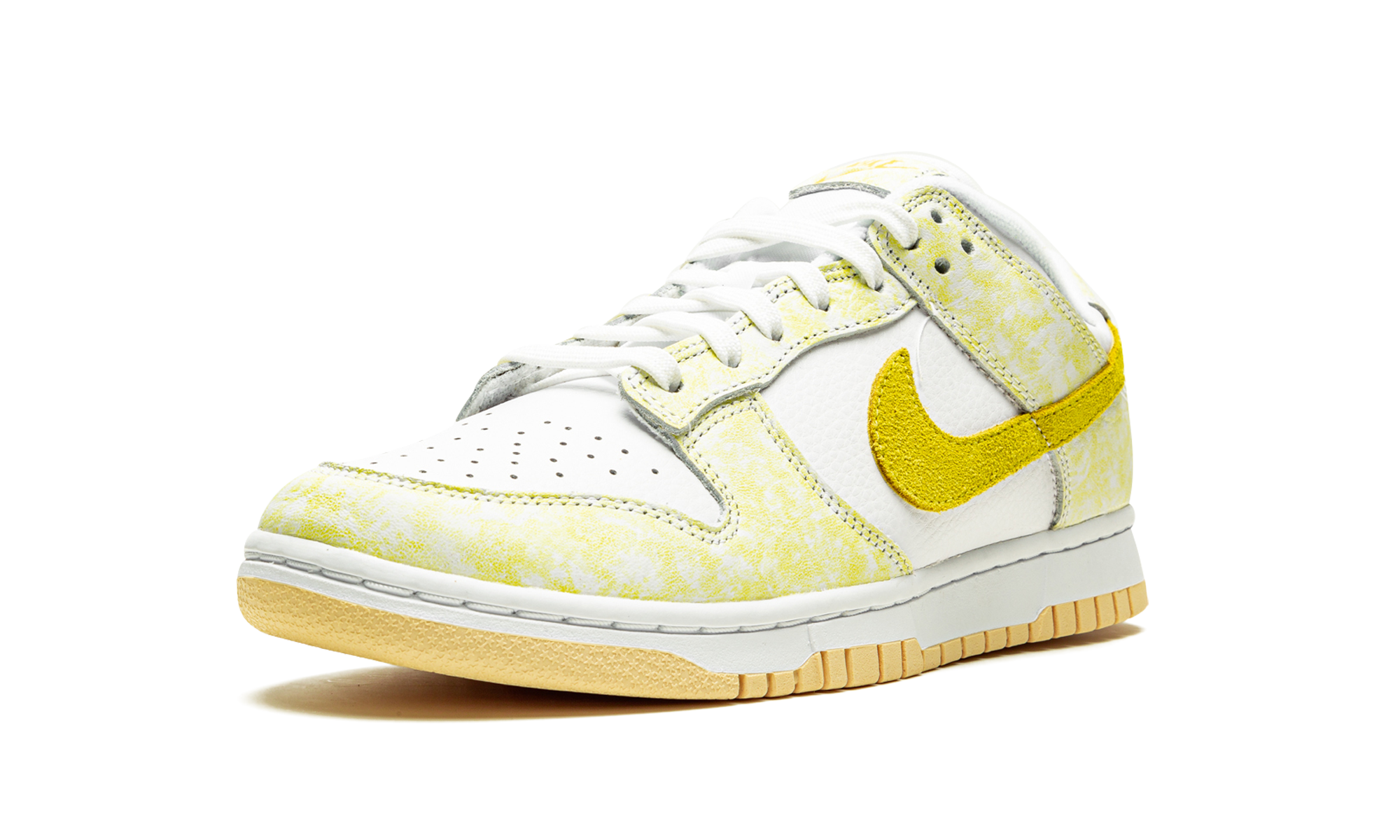 nike dunk low yellow strike women s+DM9467-700+left diagnol single view