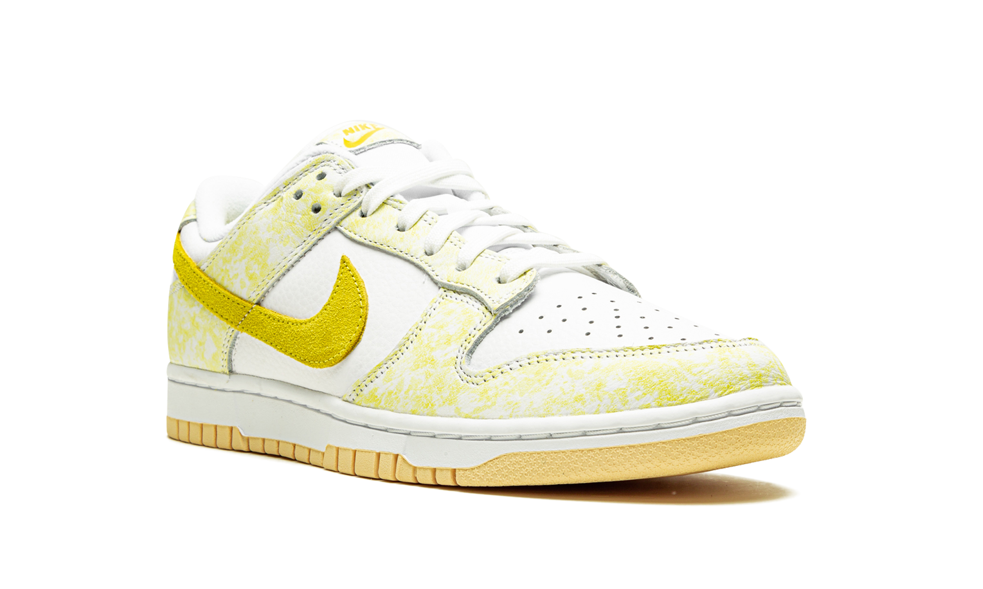 nike dunk low yellow strike women s+DM9467-700+diagnol right view