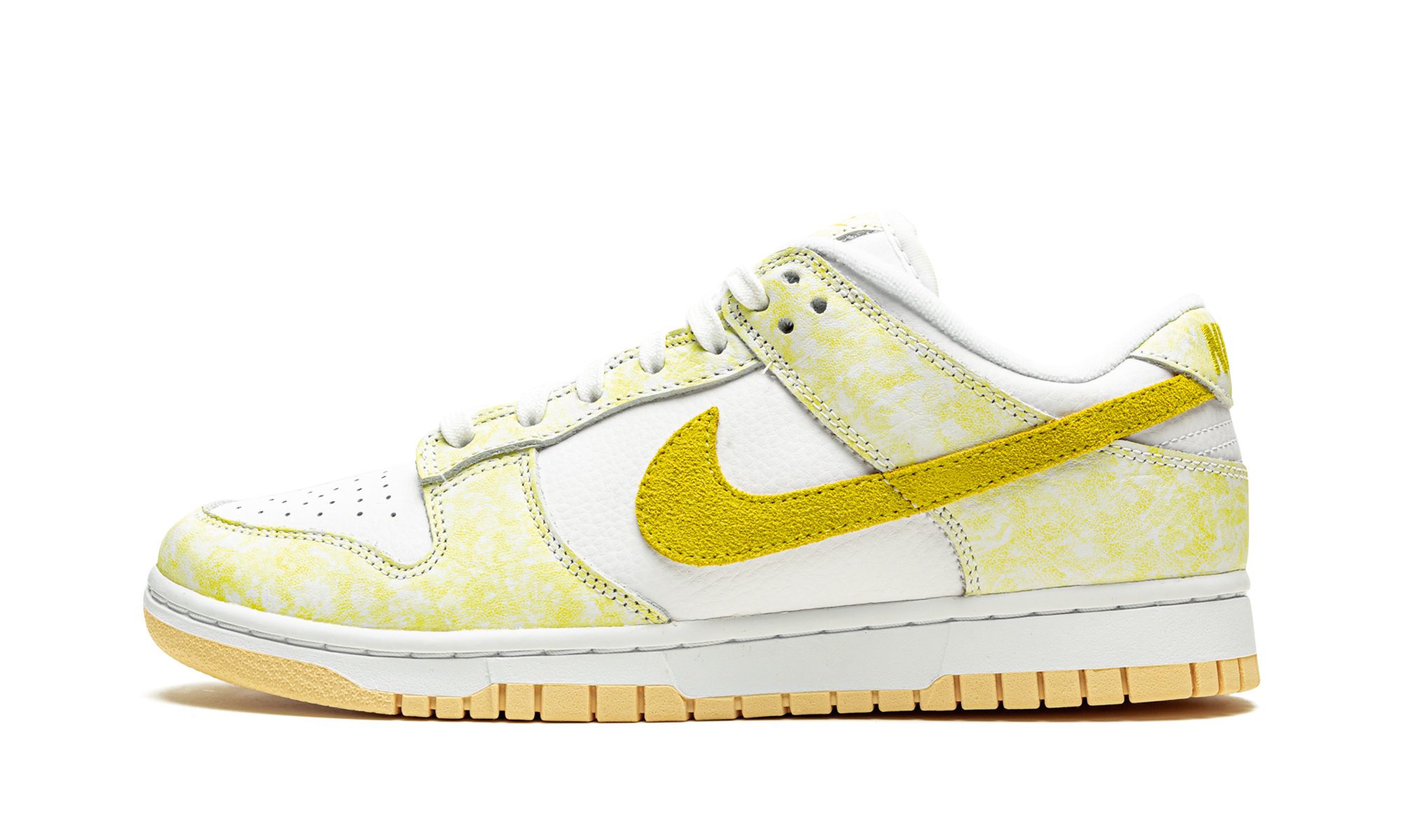 nike dunk low yellow strike women s+DM9467-700+diagnol right view 1
