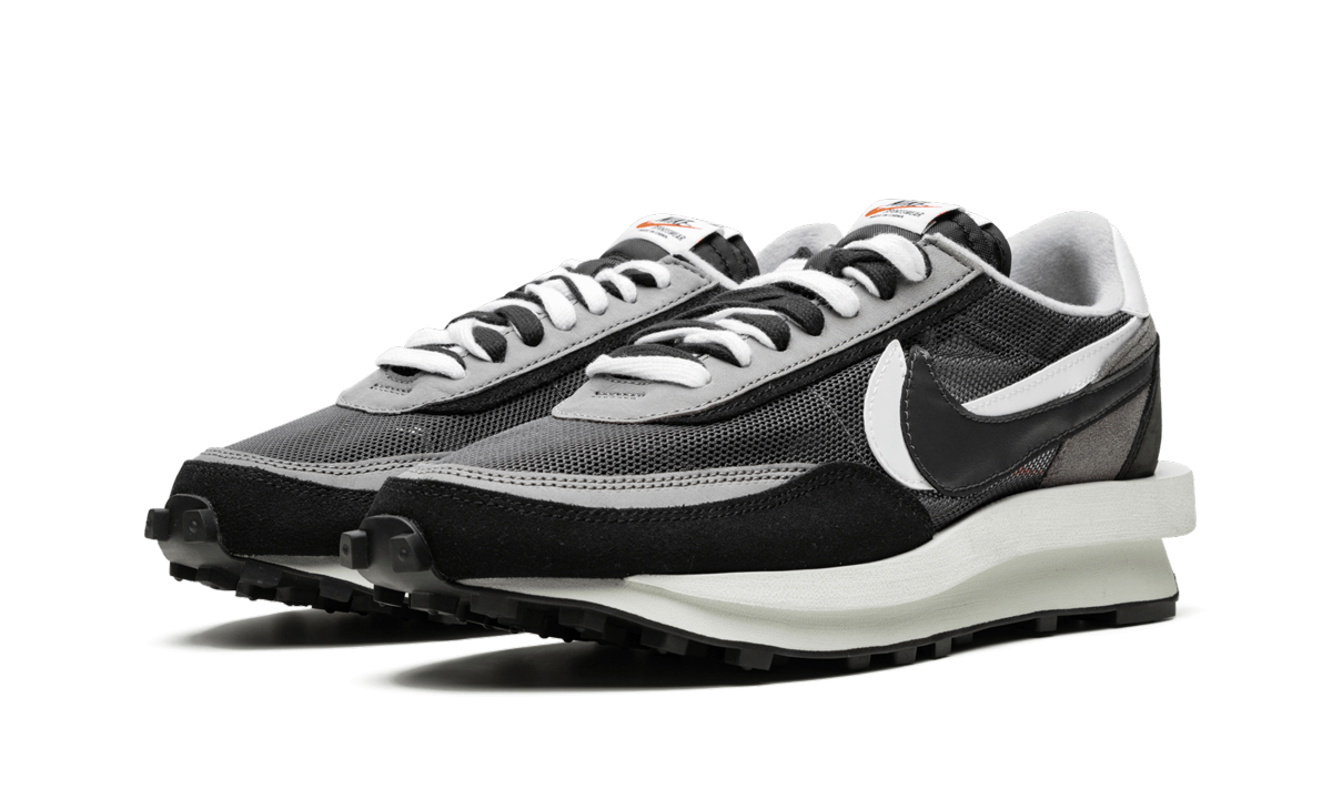 nike ld waffle sacai black+BV0073-001+diagnol left view