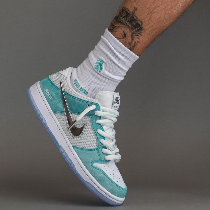 Nike SB Dunk Low April Skateboards, Lifestyle View 2, SKU FD2562-400