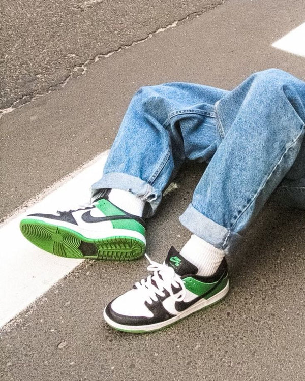 Nike SB Dunk Low Classic Green, Lifestyle View 3, SKU BQ6817-302