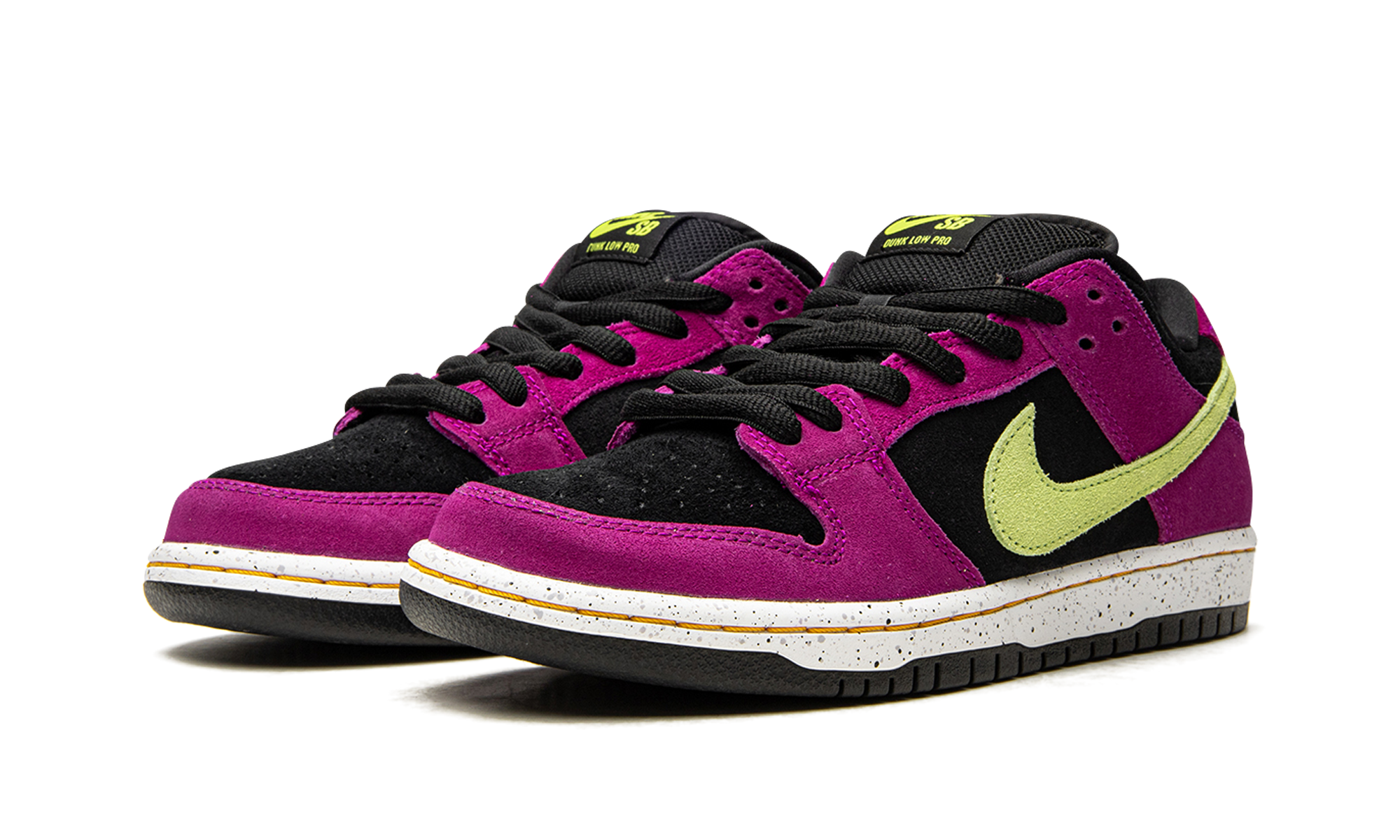 nike sb dunk low pro acg terra red plum+BQ6817-501+diagnol left view