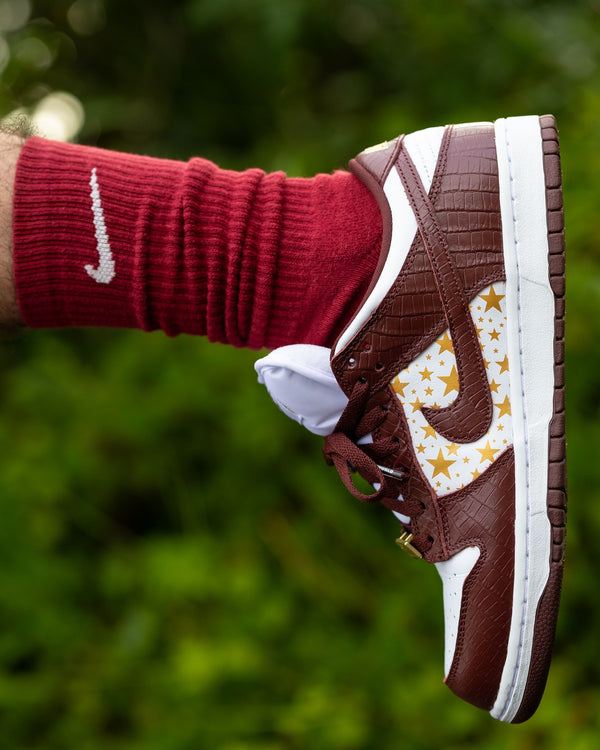Nike SB Dunk Low Supreme Stars Barkroot Brown (2021), Lifestyle View 3, SKU DH3228-103