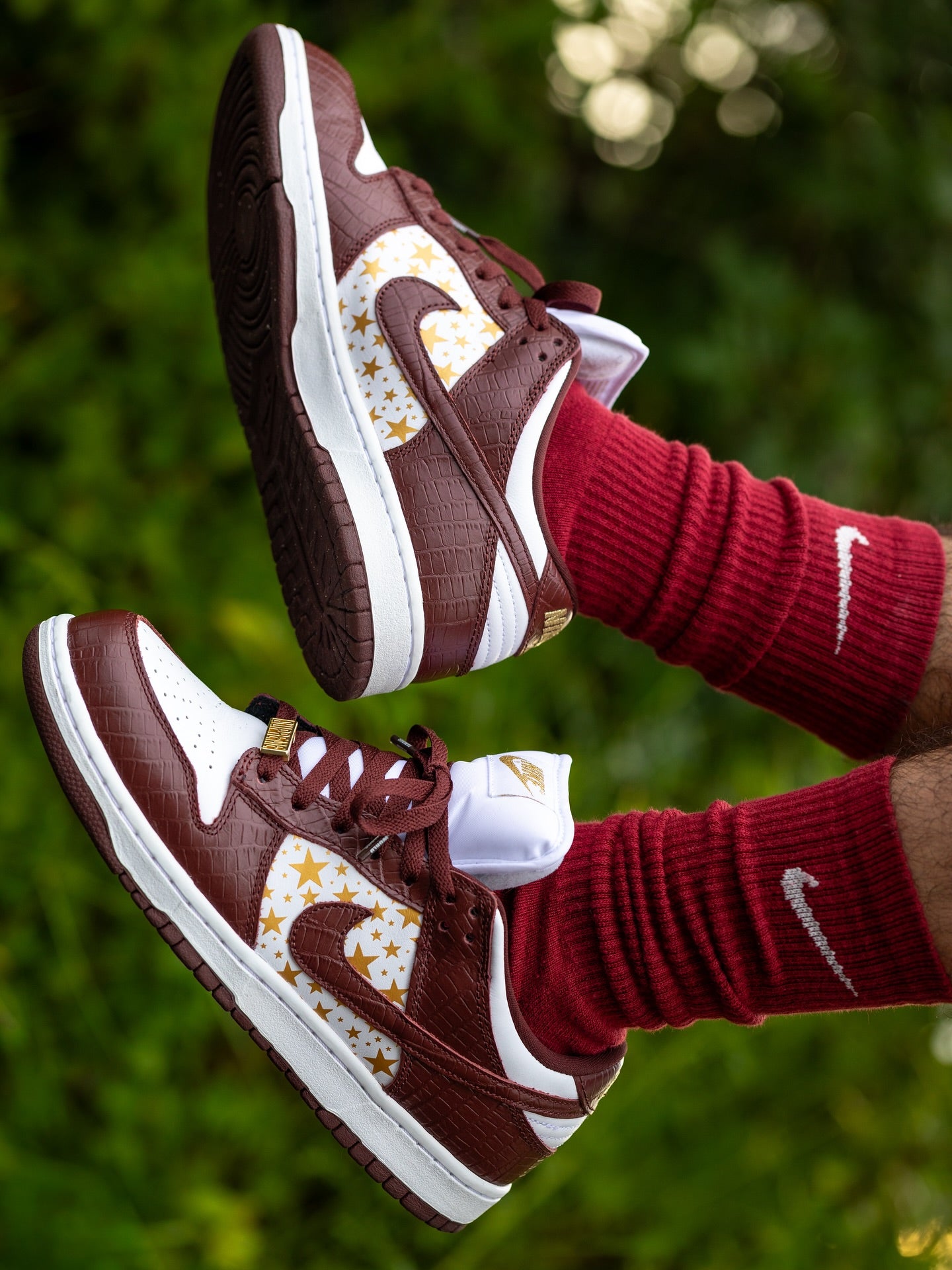 Nike SB Dunk Low Supreme Stars Barkroot Brown (2021), Lifestyle View 4, SKU DH3228-103