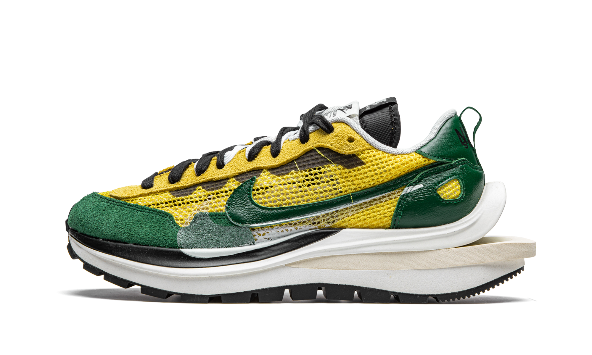 nike vaporwaffle sacai tour yellow stadium green+CV1363-700+diagnol right view 1