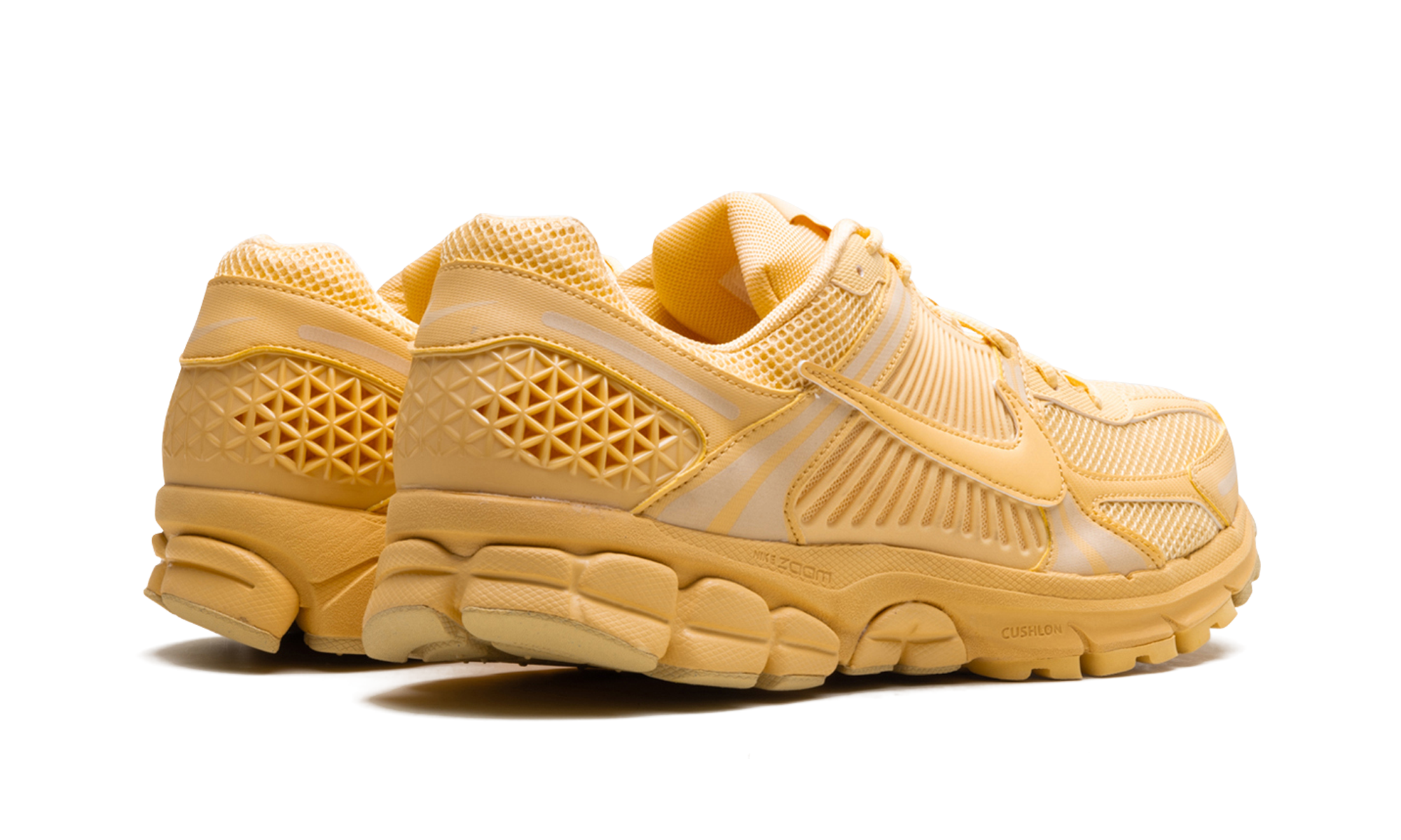 nike zoom vomero 5 celestial gold+HF5493-200+diagnol right behind view