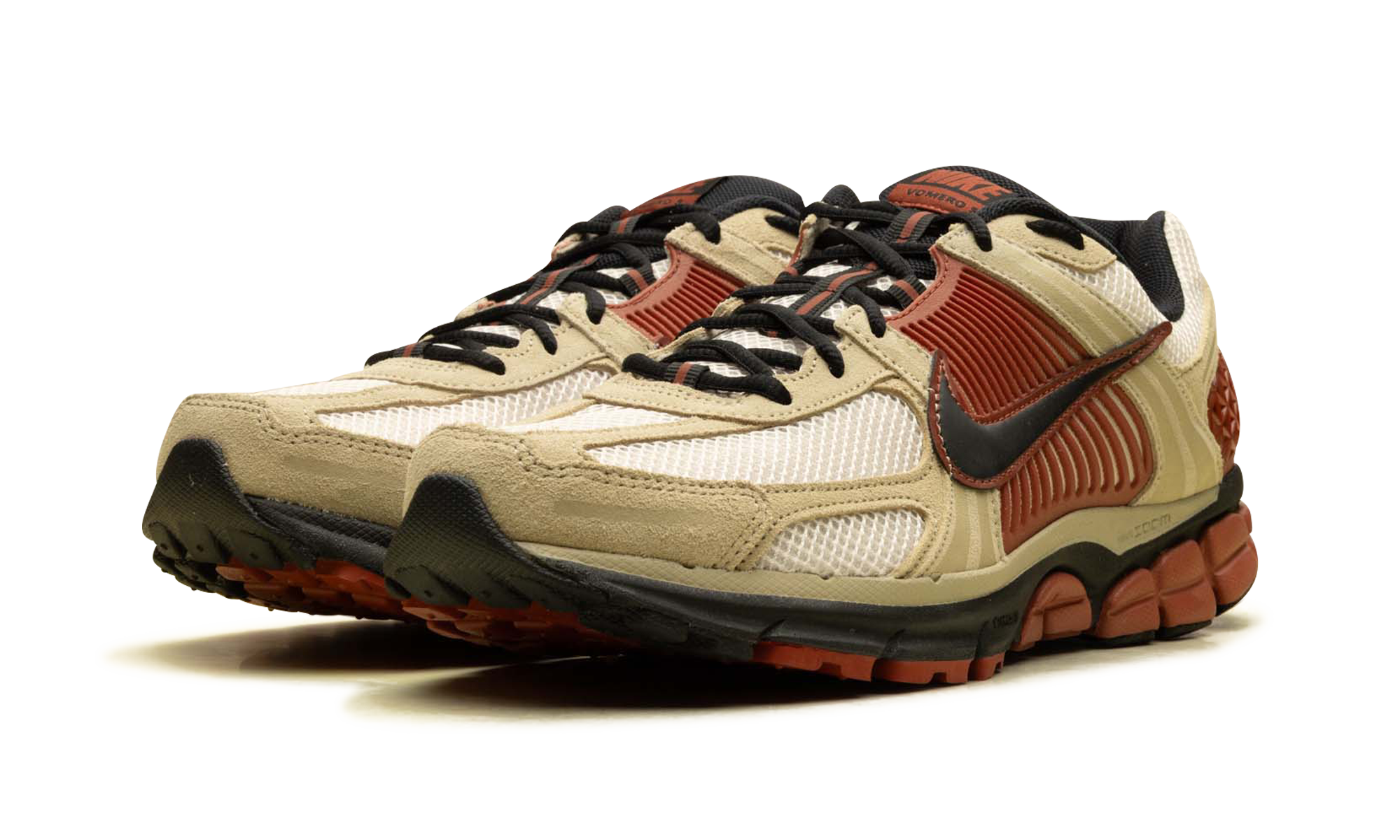 nike zoom vomero 5 desert khaki light orewood brown mars stone black+HF1553-201+diagnol left view