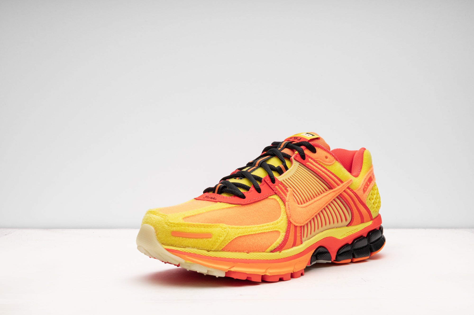 nike zoom vomero 5 doernbecher+FD9711-602+left diagnol single view