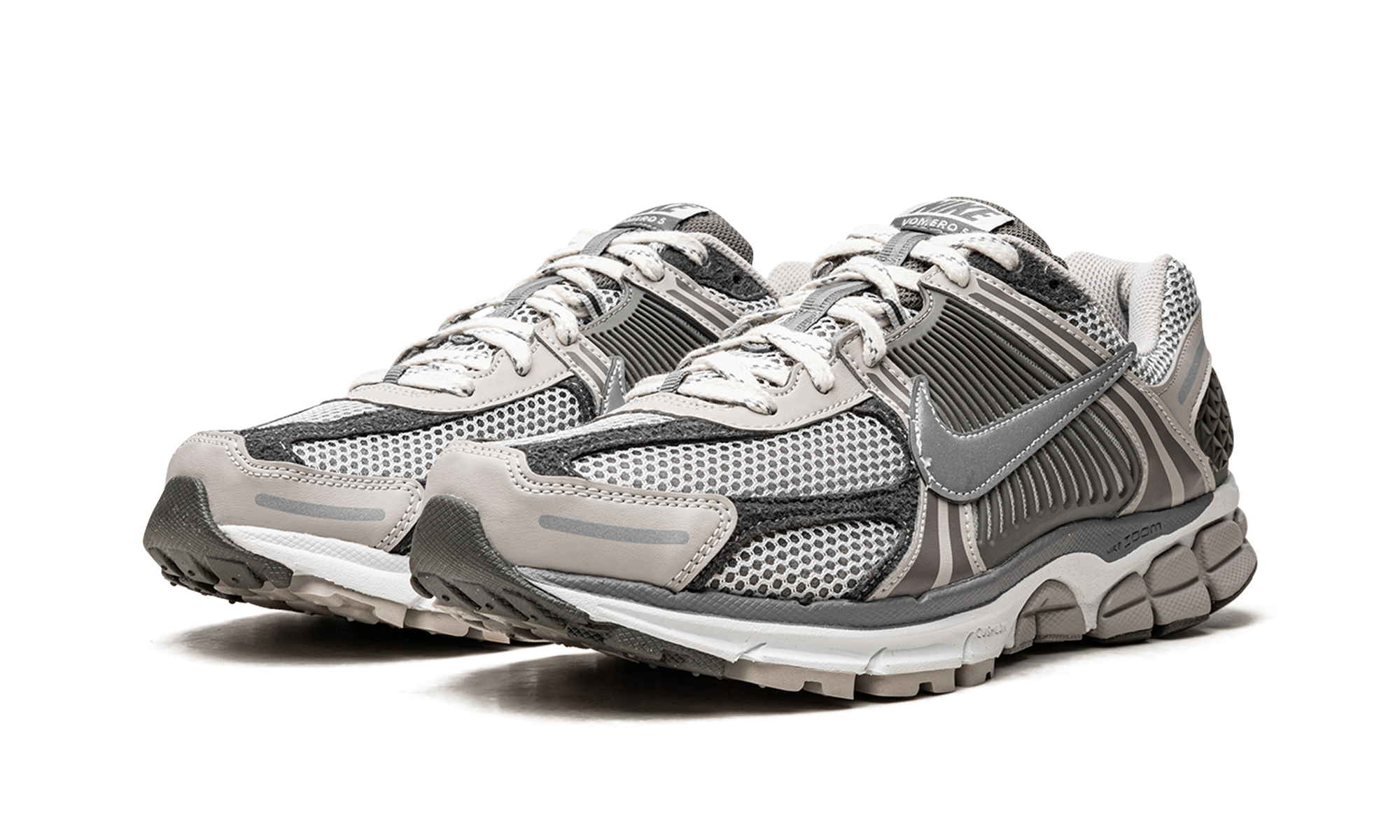 nike zoom vomero 5 iron ore flat pewter+FD0791-012+diagnol left view