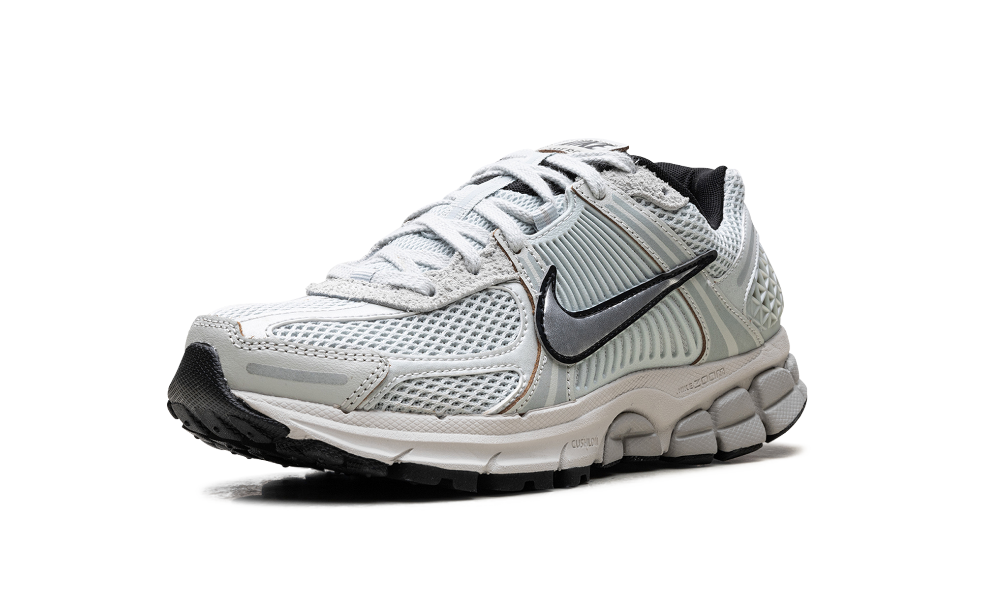 nike zoom vomero 5 light silver chrome women s+FN6742-001+left diagnol single view