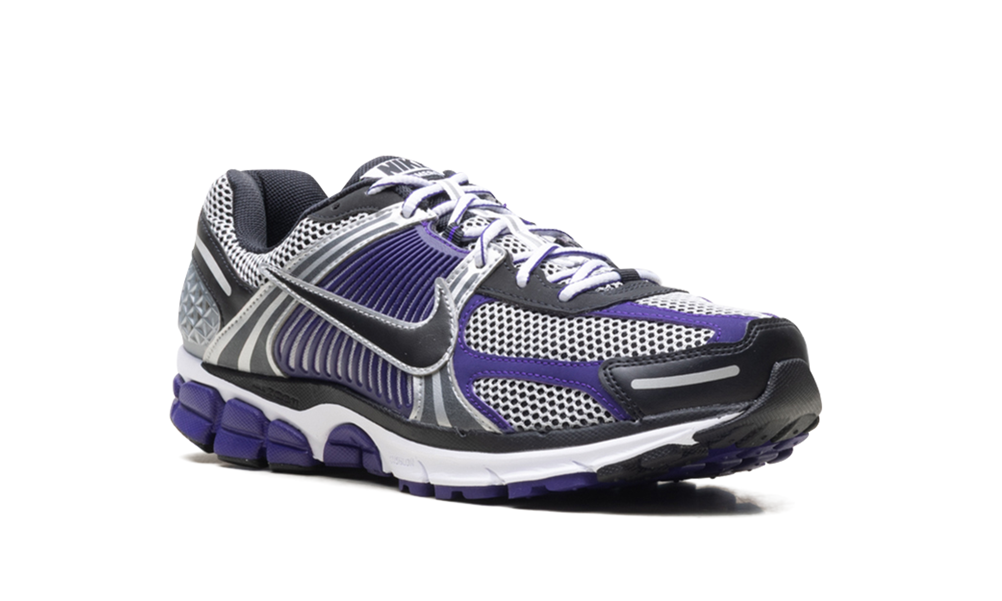 nike zoom vomero 5 metallic silver court purple+IM2220-095+diagnol right view