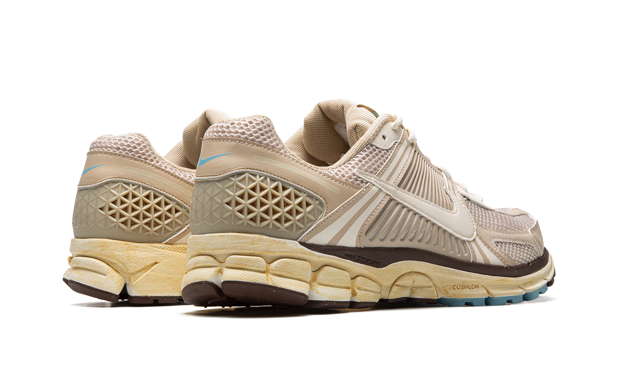 nike zoom vomero 5 oatmeal women s+FB8825-111+diagnol right behind view
