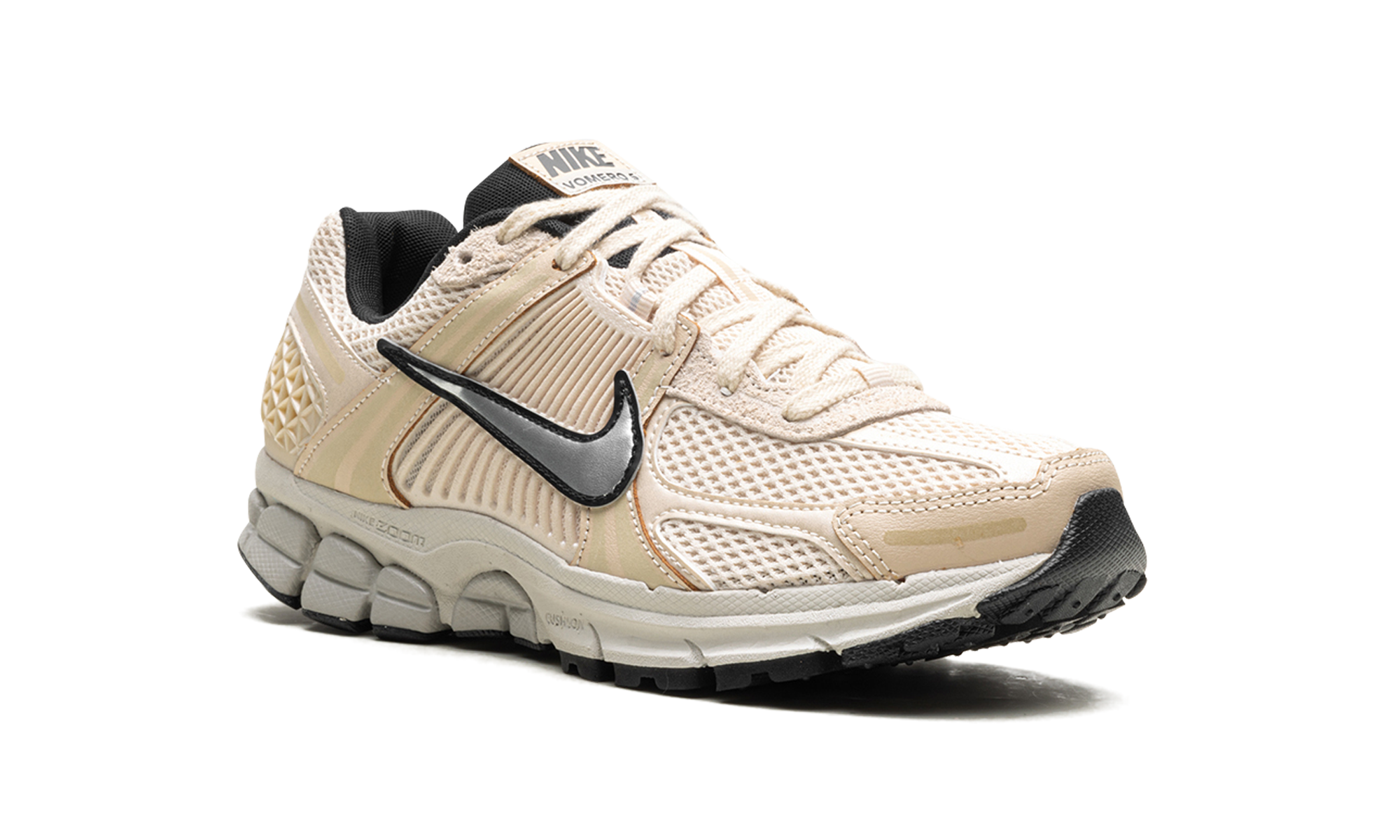 nike zoom vomero 5 pearl white women s+FN6742-200+diagnol right view