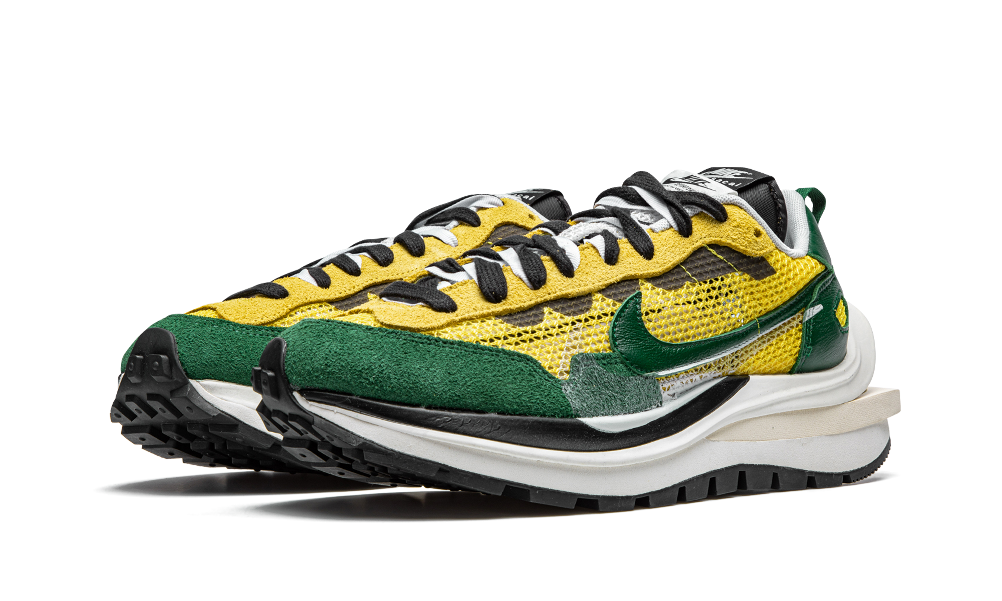 nike vaporwaffle sacai tour yellow stadium green+CV1363-700+diagnol left view