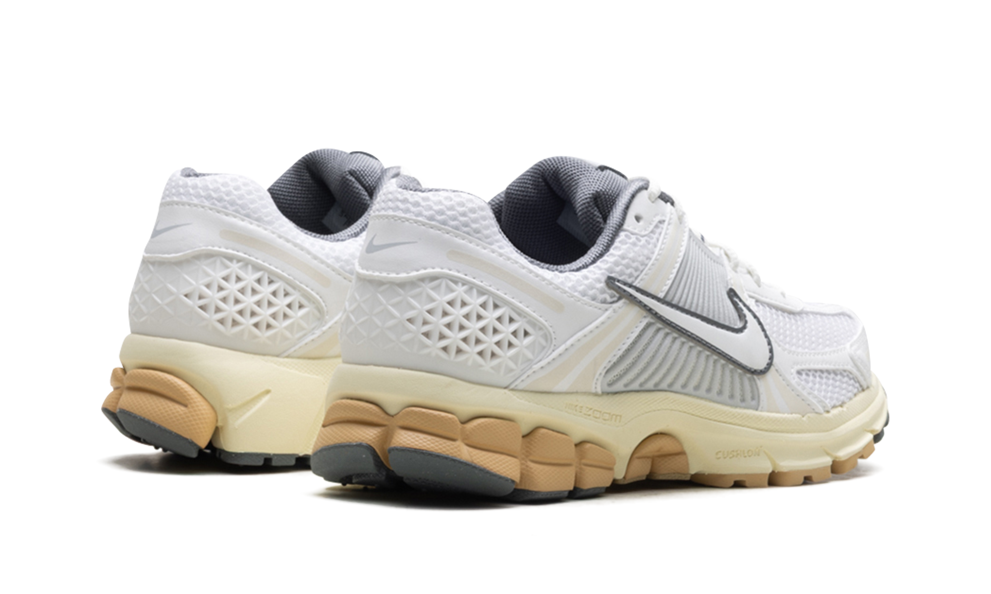 nike zoom vomero 5 summit white pure platinum women s+FJ2028-101+diagnol right behind view