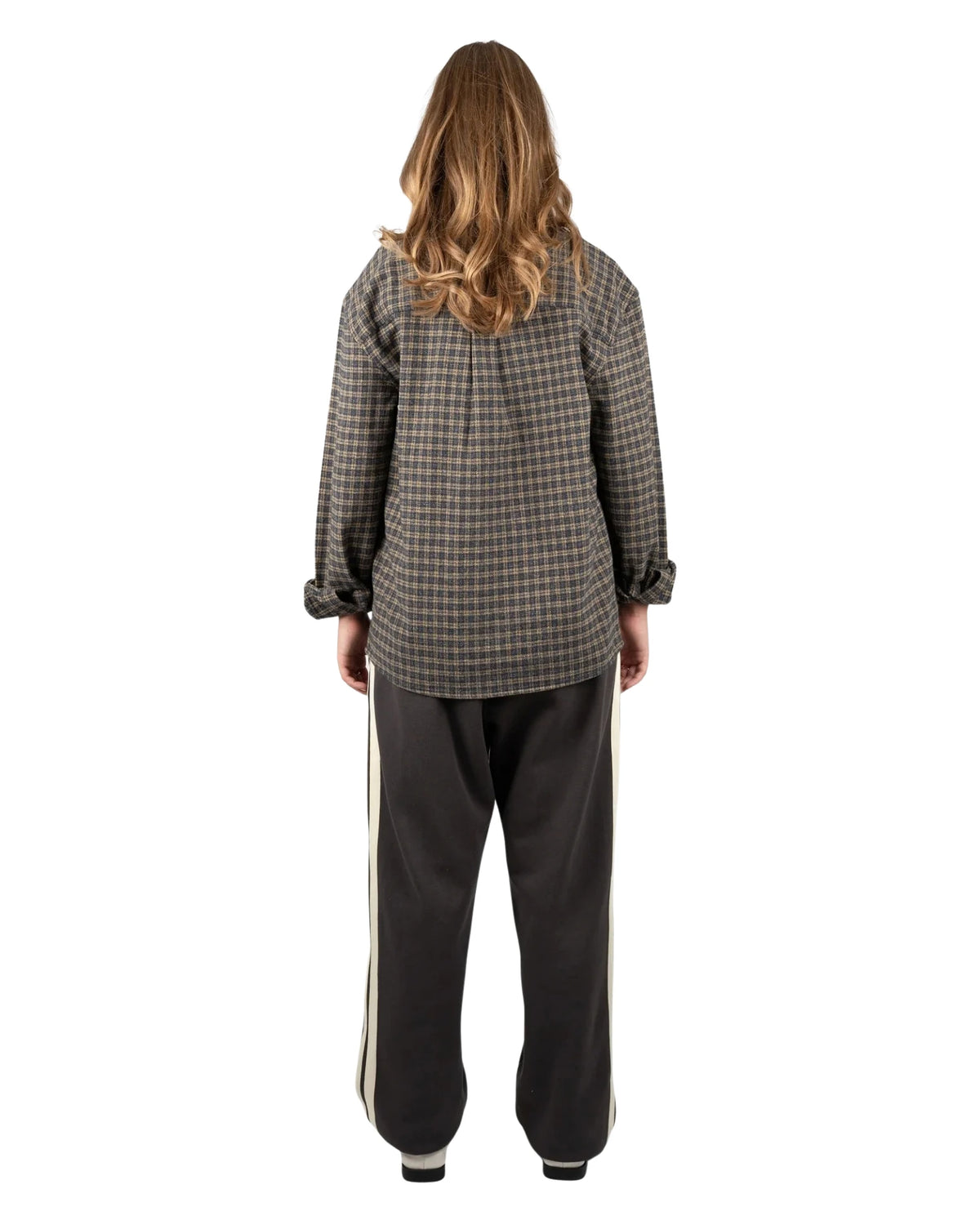 Prohibited Checkered Flannel Shirt in geel, gedragen door model - achteraanzicht