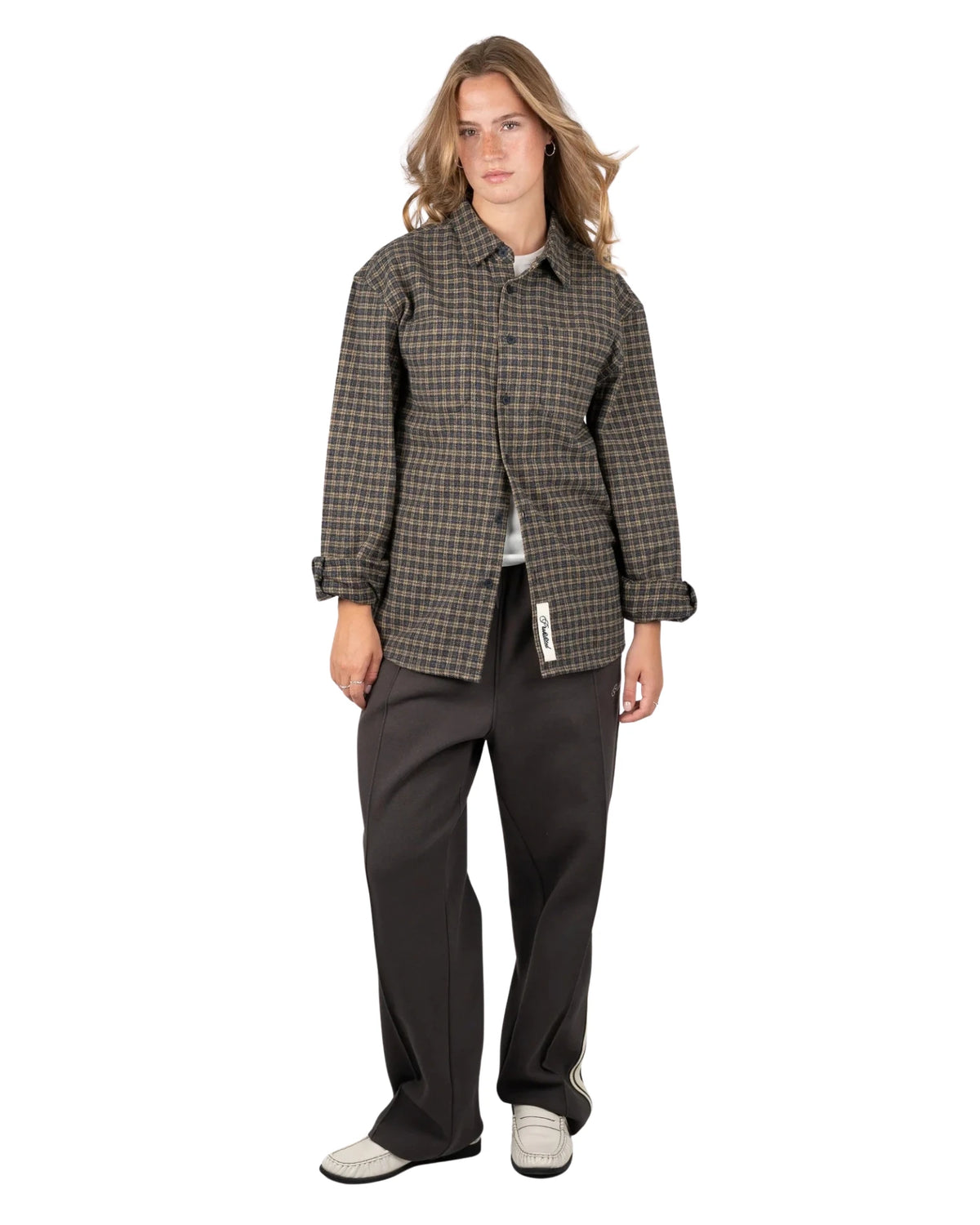 Prohibited Checkered Flannel Shirt in geel, gedragen door model - vooraanzicht
