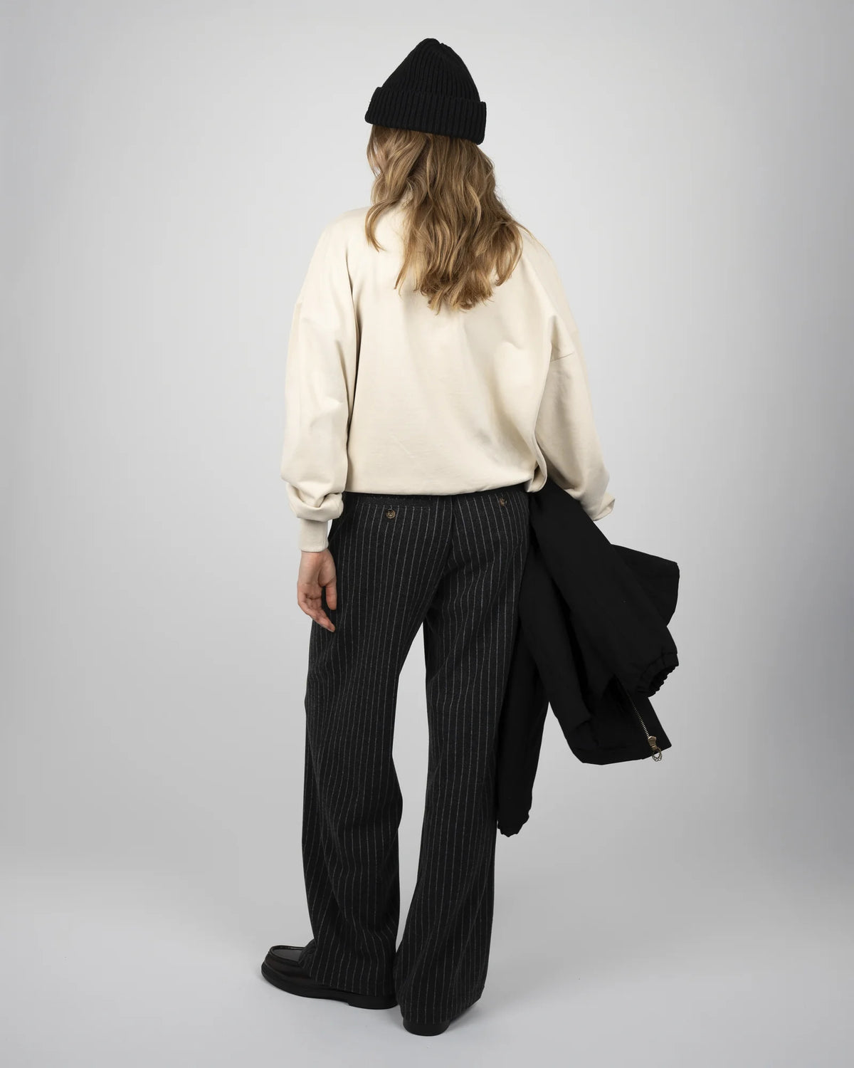 Prohibited College Days Crew Neck in ecru, gedragen door model