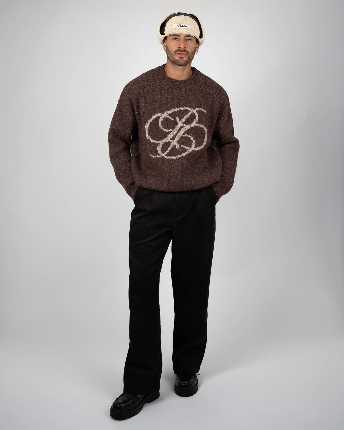Prohibited Double P Knit Sweater in bruin, gedragen door model