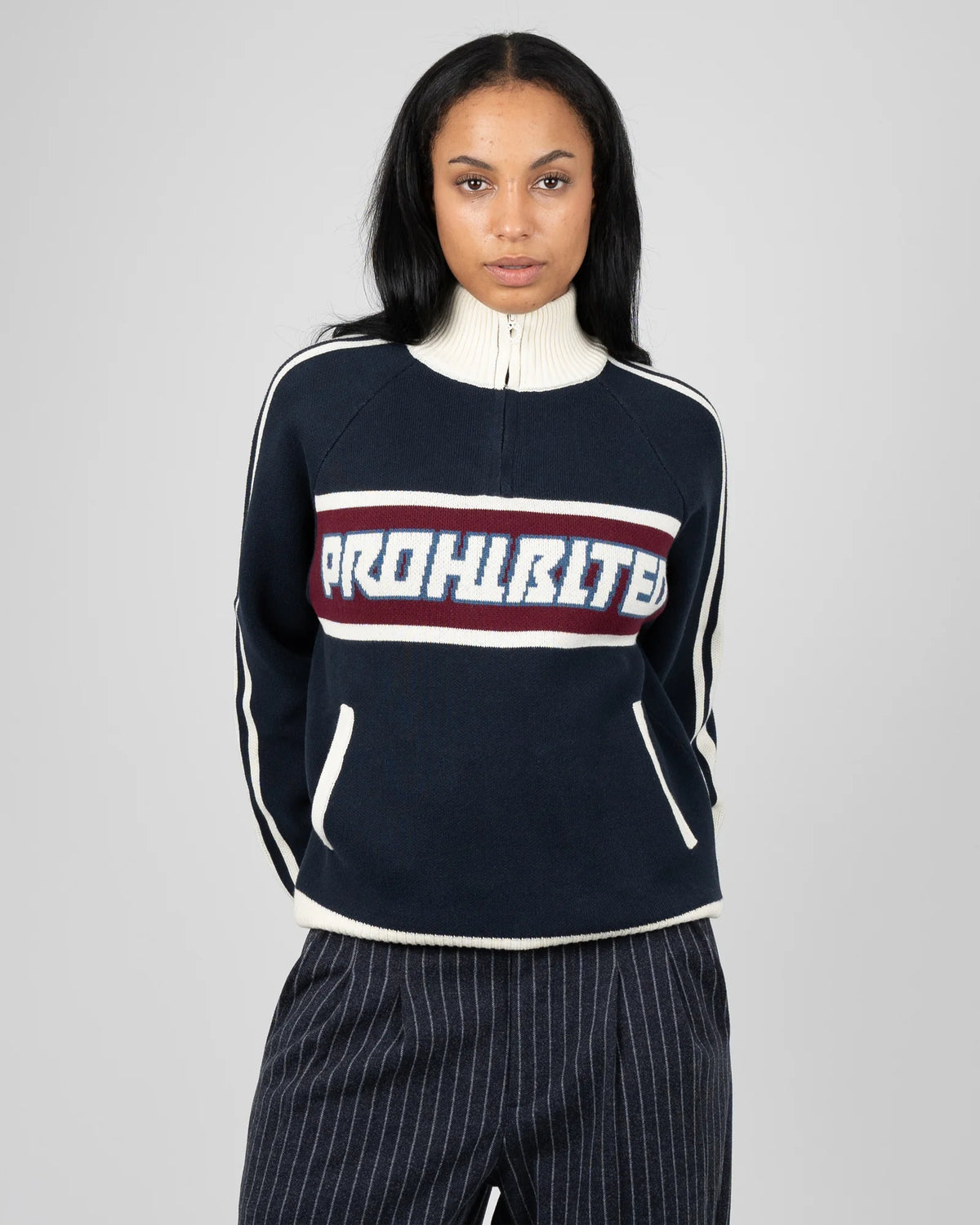 Prohibited Letterman Knitted Quarter Zip in marineblauw, gedragen door model