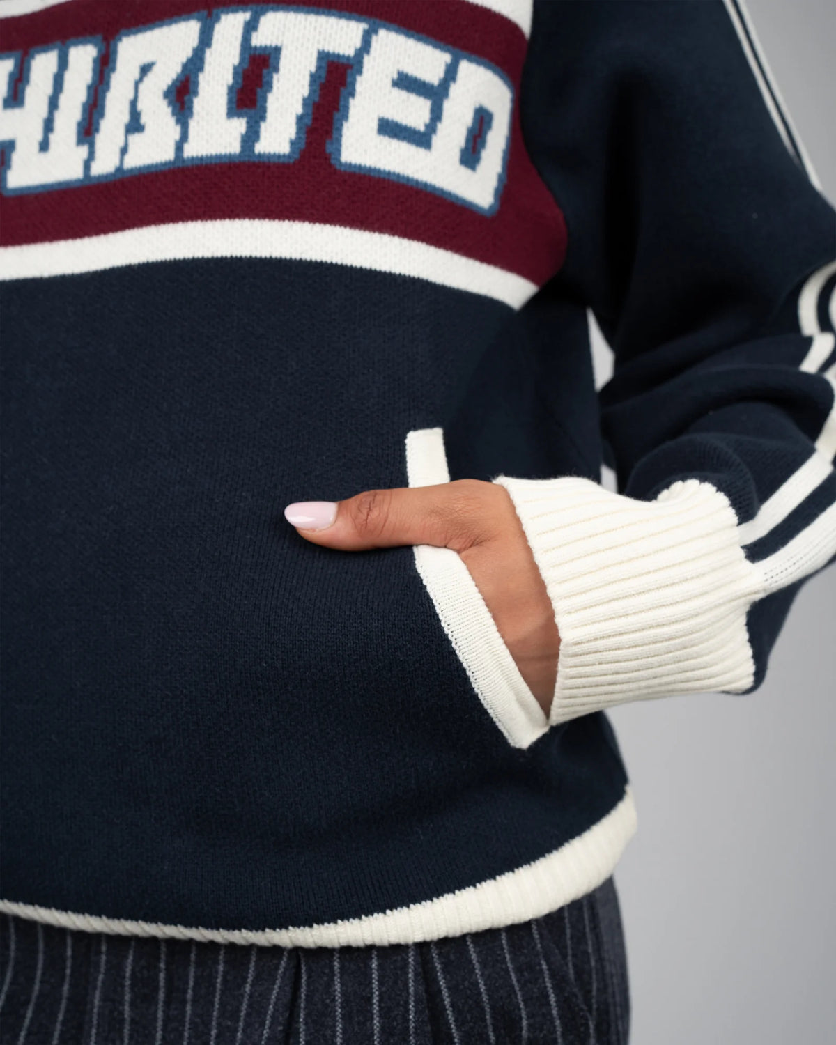 Prohibited Letterman Knitted Quarter Zip in marineblauw, gedragen door model