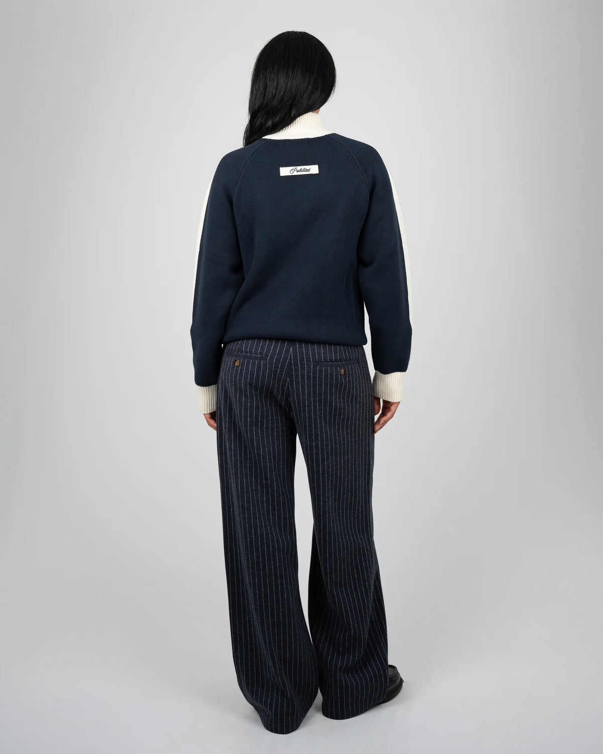 Prohibited Letterman Knitted Quarter Zip in marineblauw, gedragen door model
