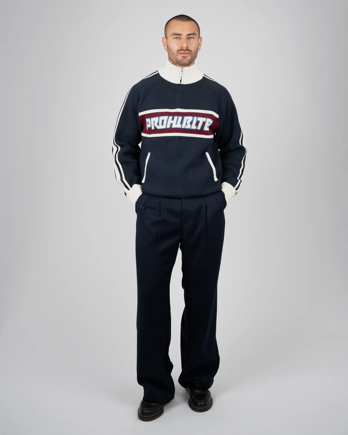 Prohibited Letterman Knitted Quarter Zip in marineblauw, gedragen door model