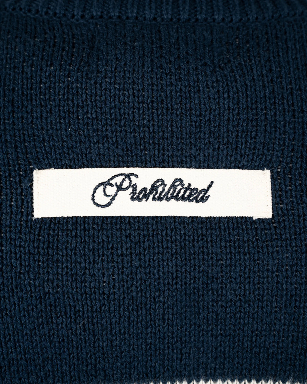 Prohibited Nordic Knit Sweater in marineblauw, gedragen door model
