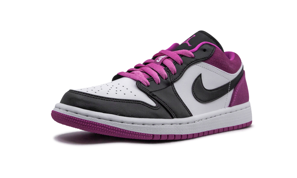 jordan 1 low black active fuchsia+CK3022-005+left diagnol single view