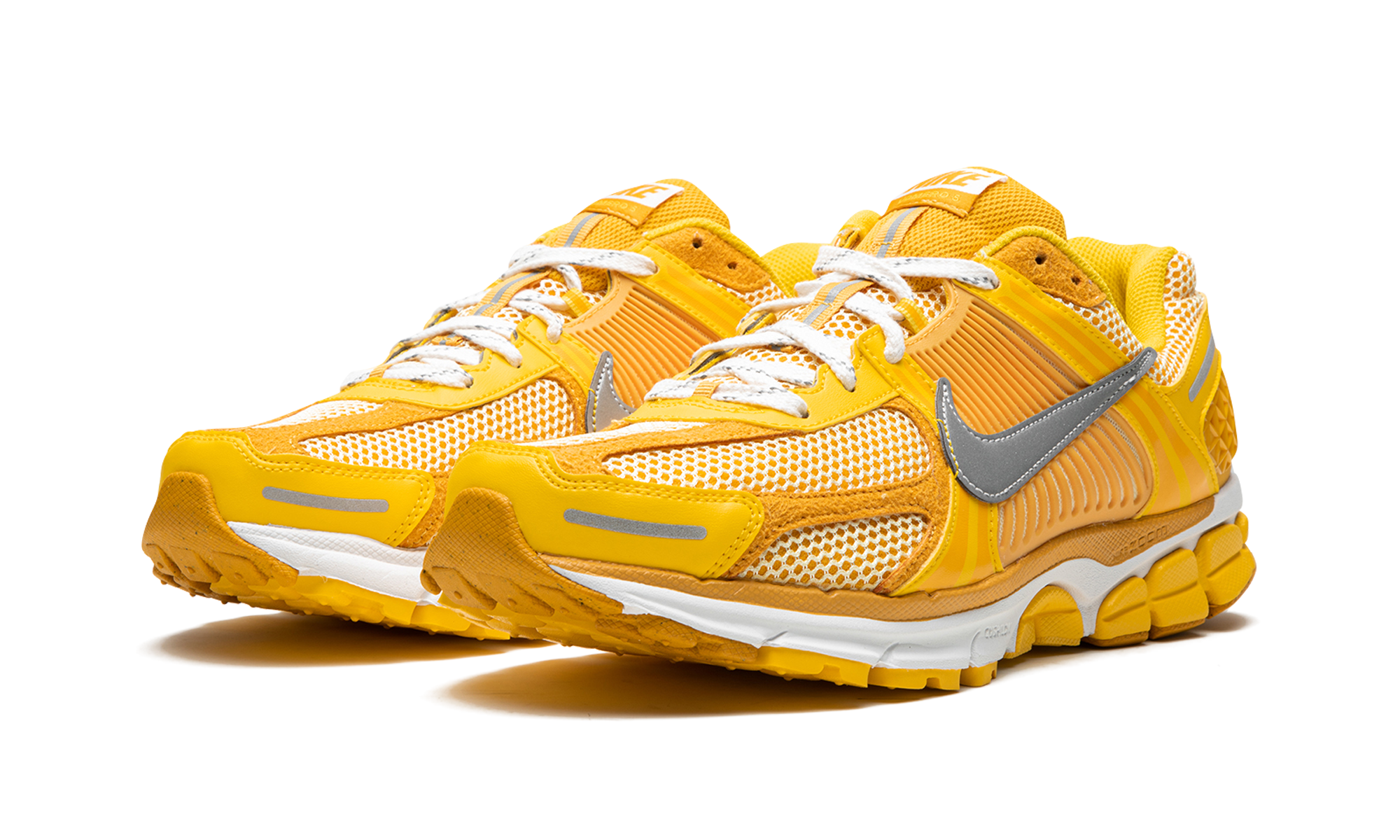 nike zoom vomero 5 yellow ochre+FJ4453-765+diagnol left view